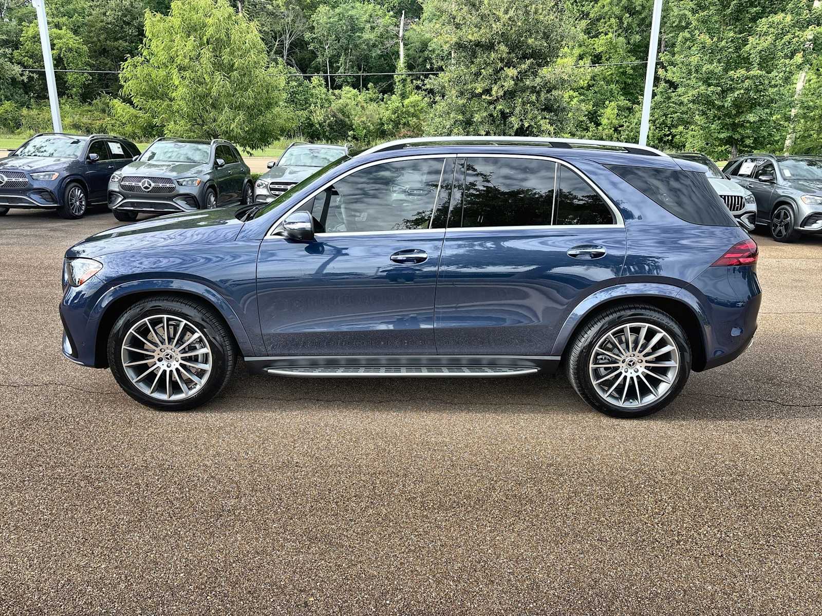 Thumbnail: 2026 Mercedes-Benz GLE - 5