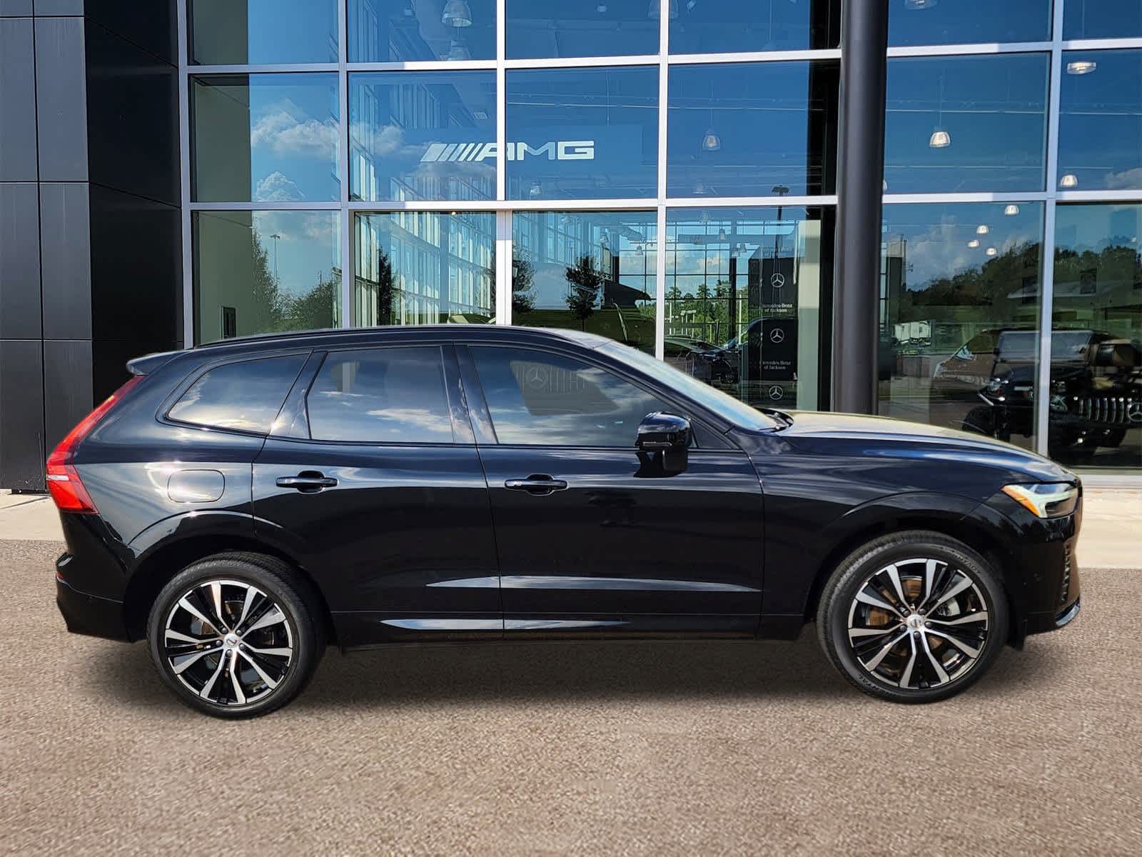 2023 Volvo XC60 B5 Plus 25