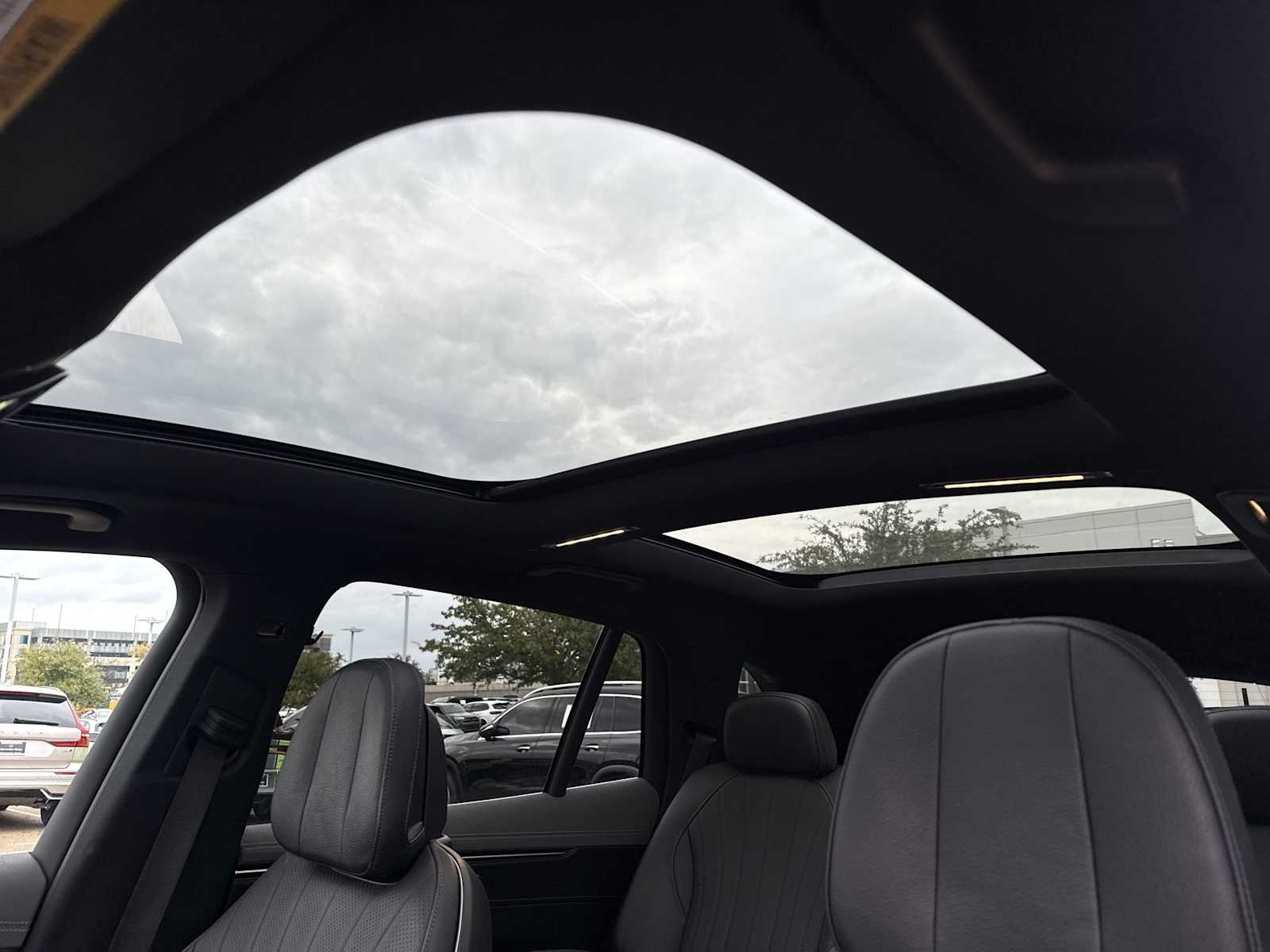 Thumbnail: 2023 Mercedes-Benz EQS - 15