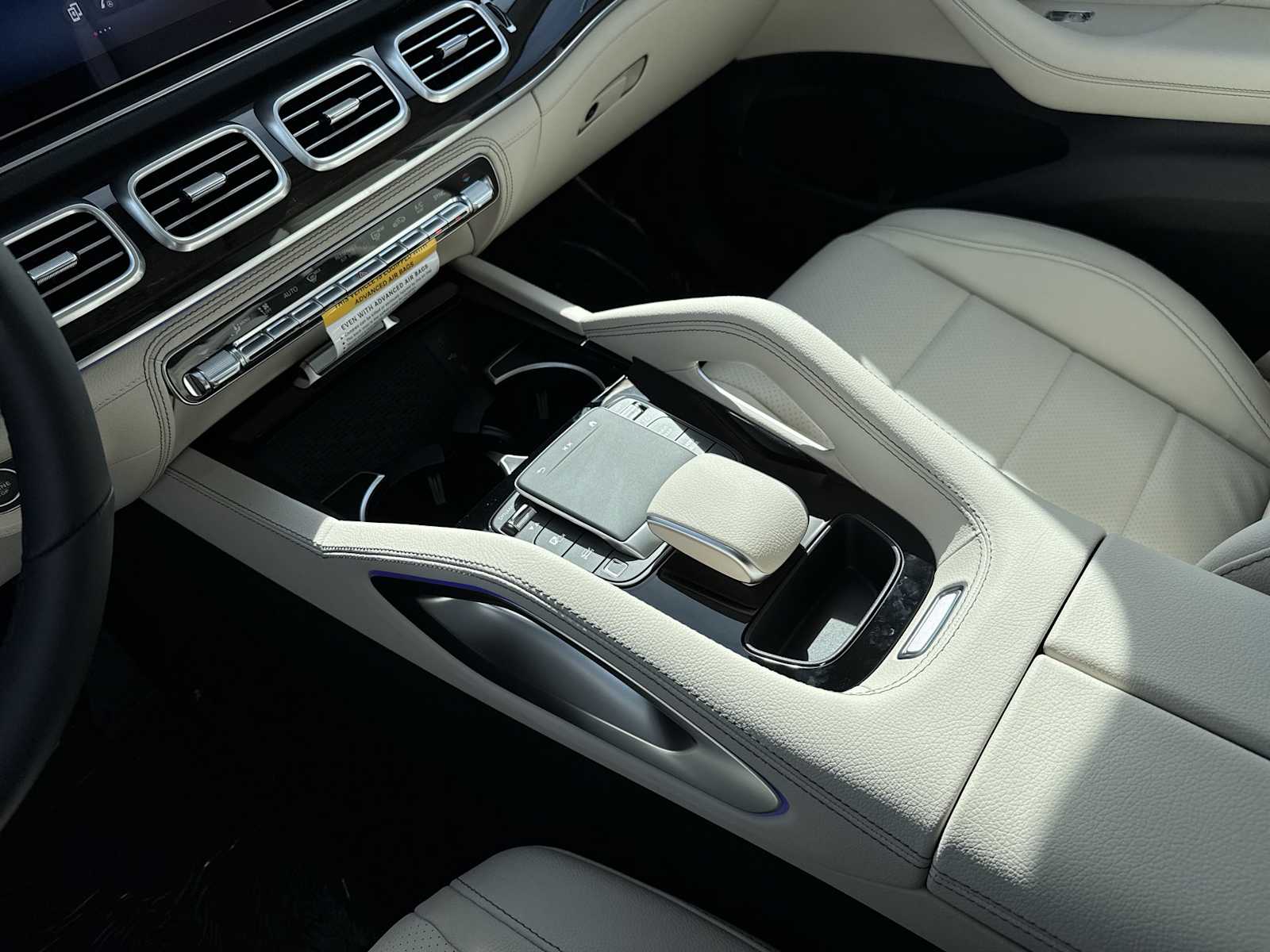 Thumbnail: 2026 Mercedes-Benz GLE - 22