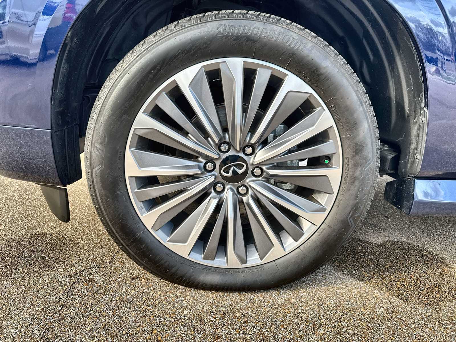 Thumbnail: 2025 INFINITI QX80 - 14