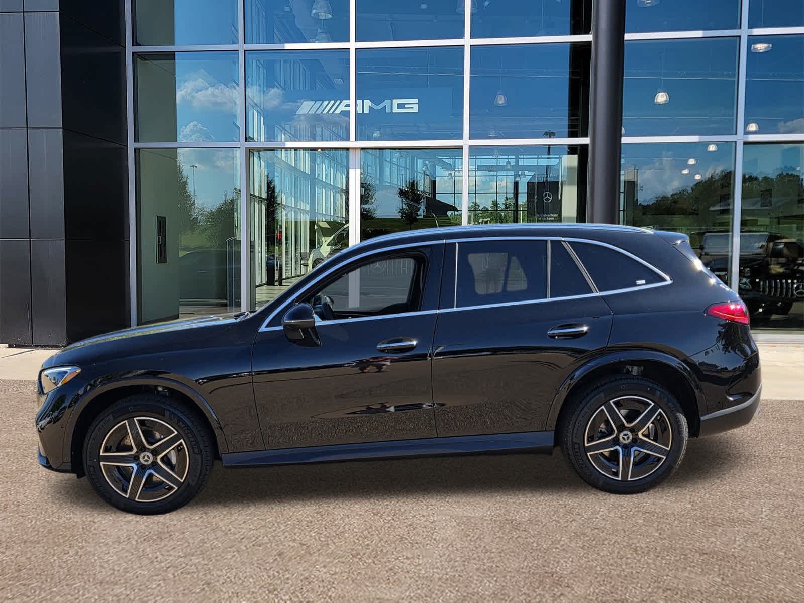 2026 Mercedes Benz GLC 300 photo 3
