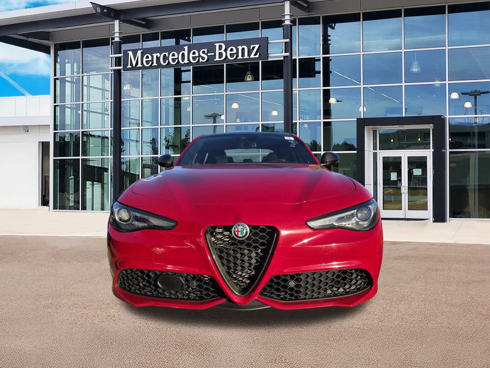 2023 Alfa Romeo Giulia Estrema