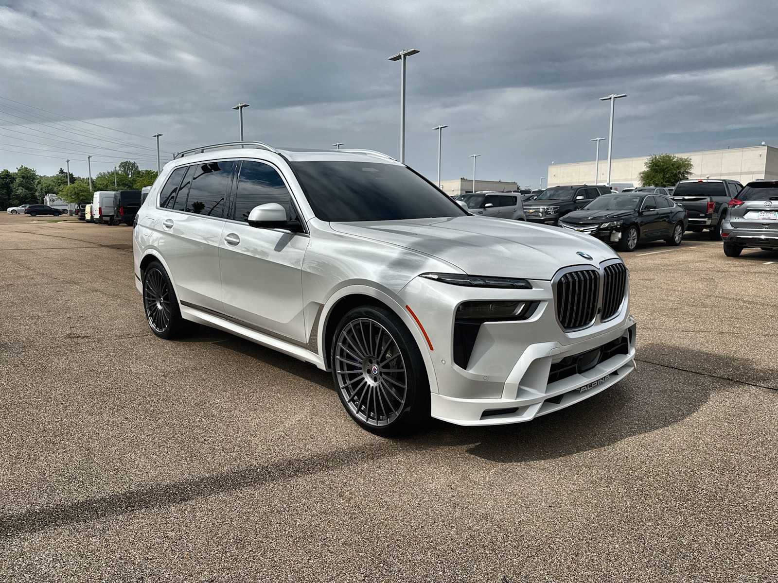 Thumbnail: 2024 BMW X7 - 11