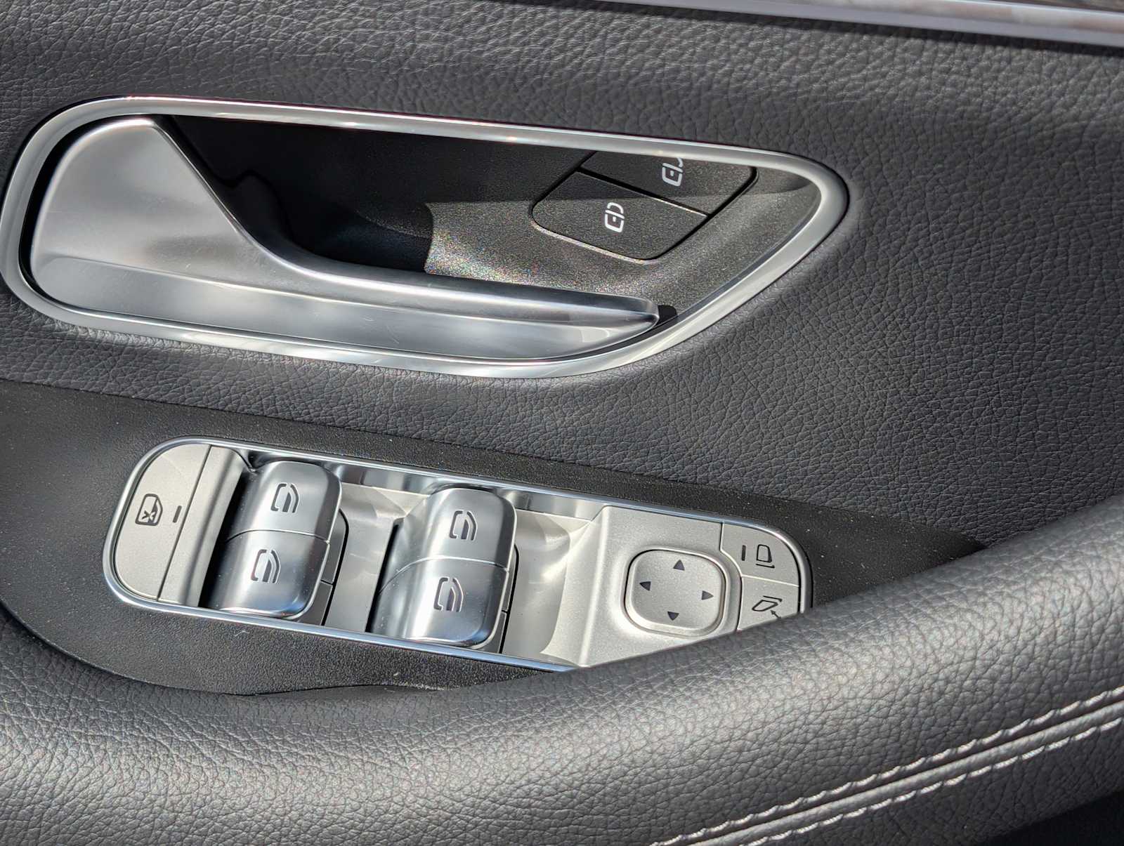 Thumbnail: 2026 Mercedes-Benz GLS - 18