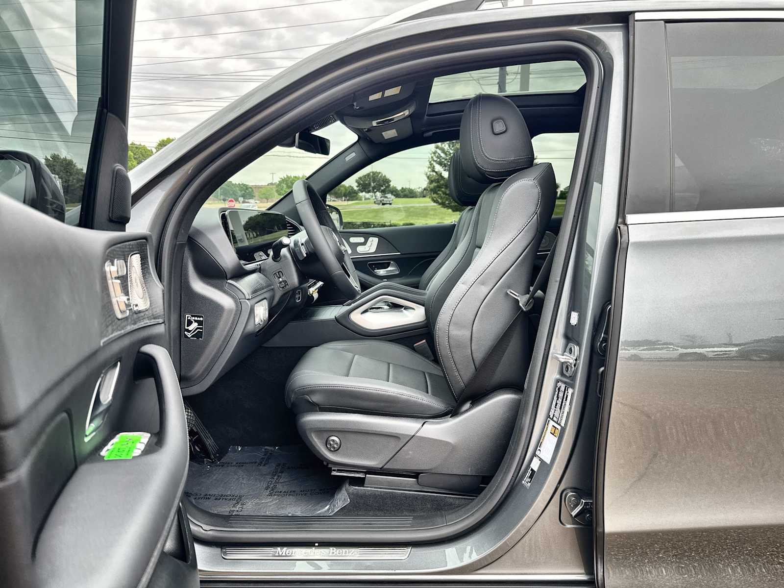 Thumbnail: 2026 Mercedes-Benz GLE - 2