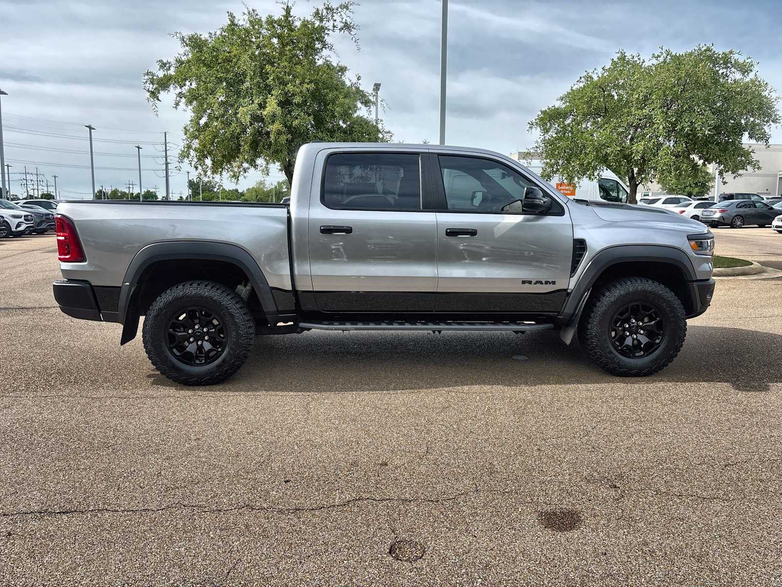 Thumbnail: 2026 RAM 1500 - 10