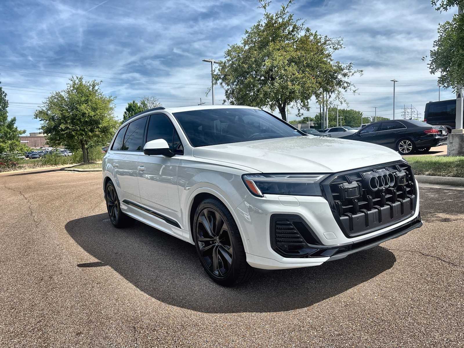 Thumbnail: 2025 Audi Q7 - 11