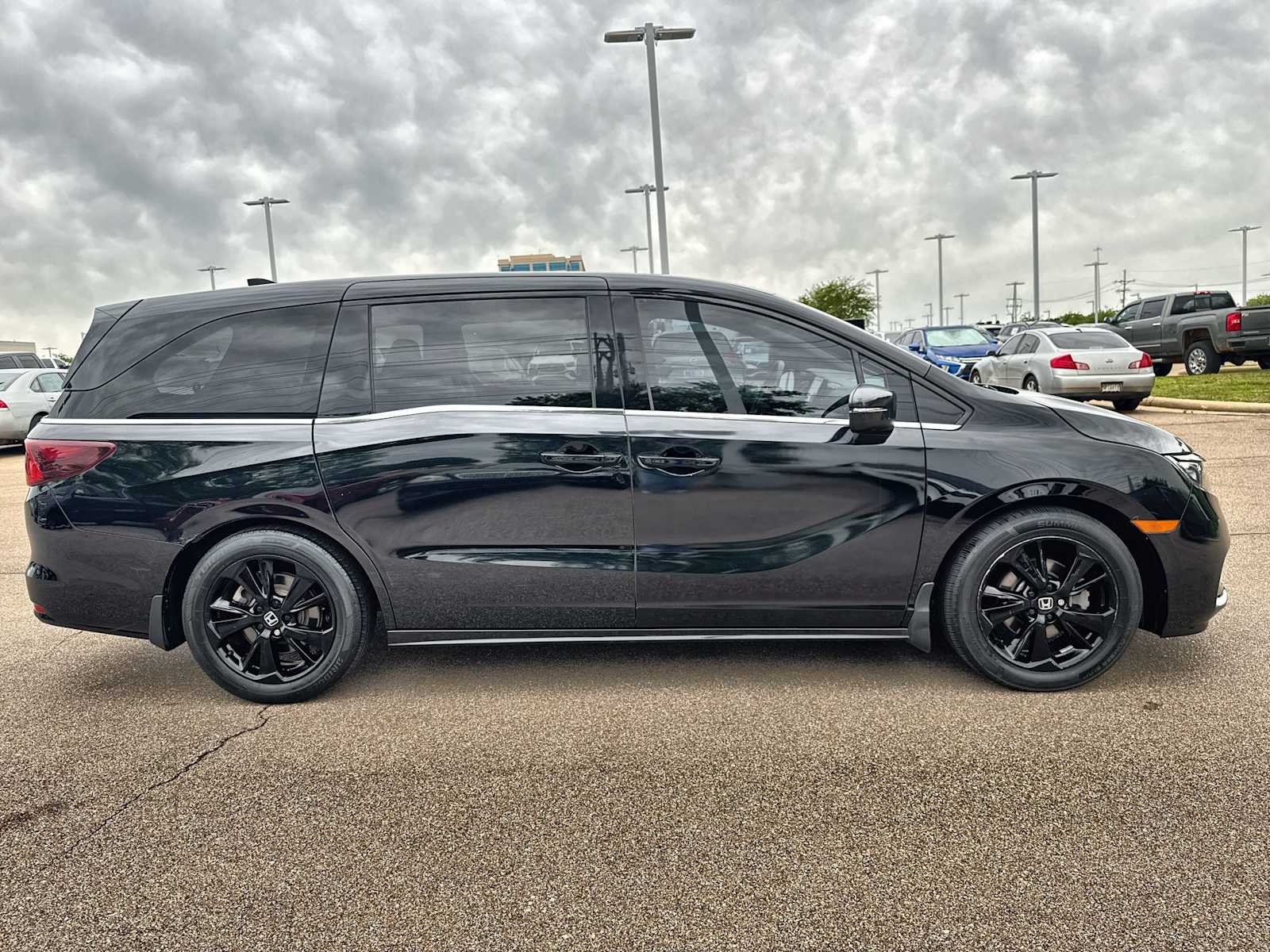 Thumbnail: 2023 Honda Odyssey - 10