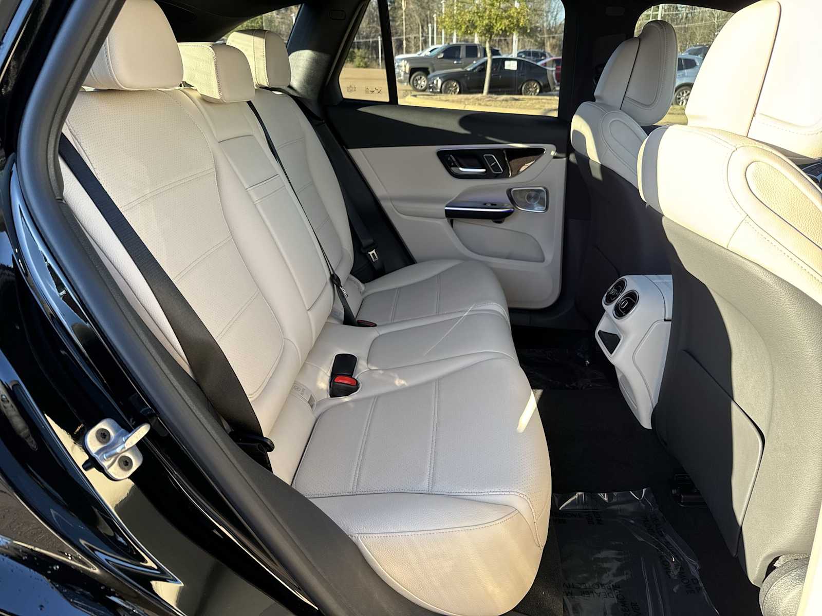 Thumbnail: 2026 Mercedes-Benz GLC - 19