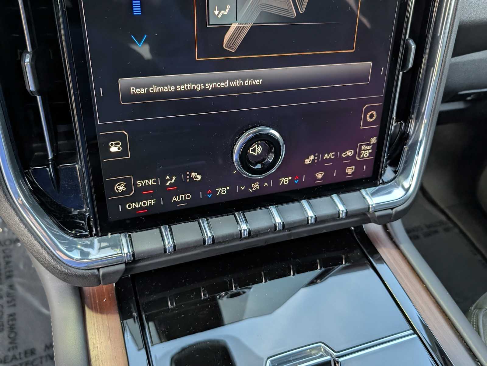 Thumbnail: 2025 GMC Yukon - 18