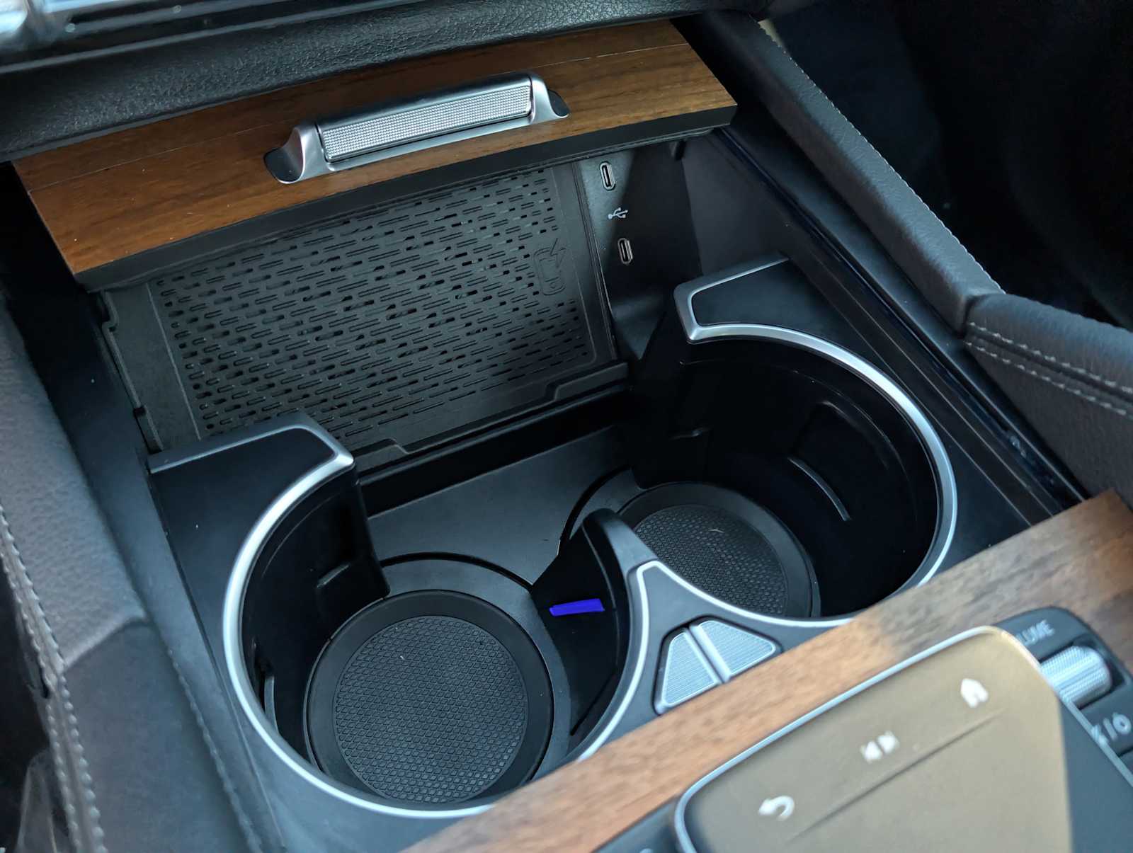 Thumbnail: 2026 Mercedes-Benz GLE - 16