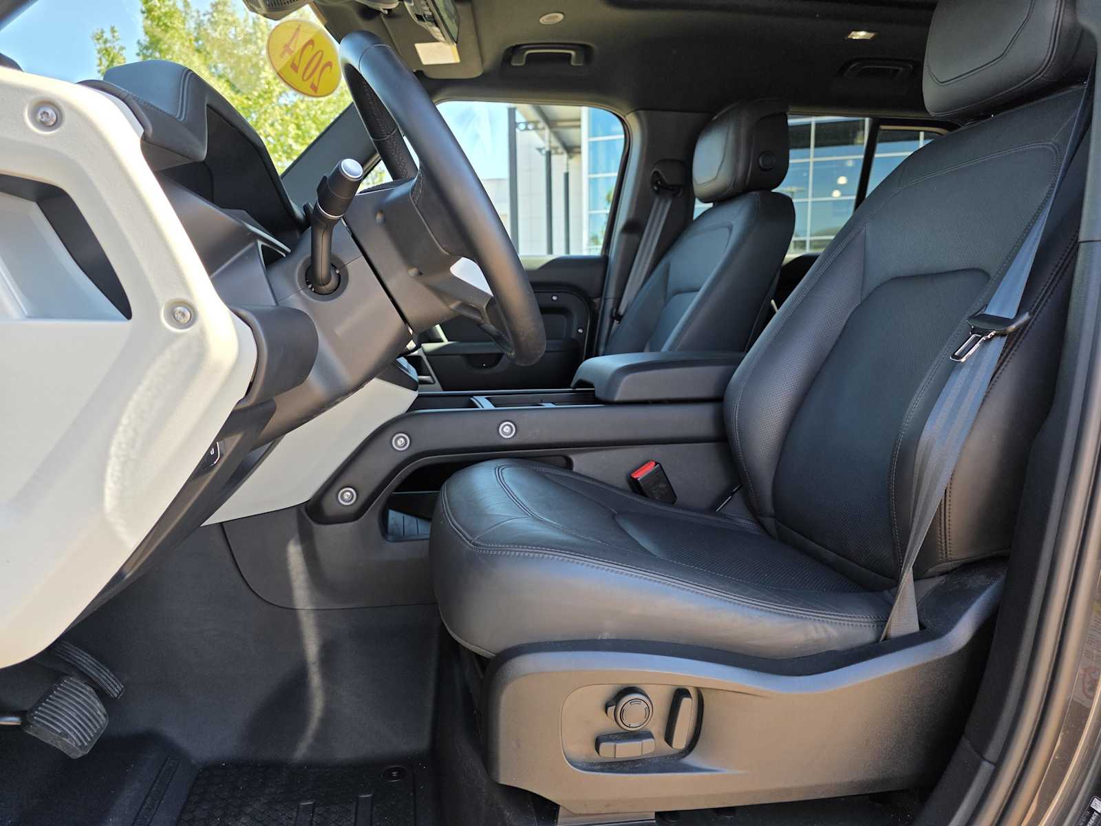 Thumbnail: 2024 Land Rover Defender - 15