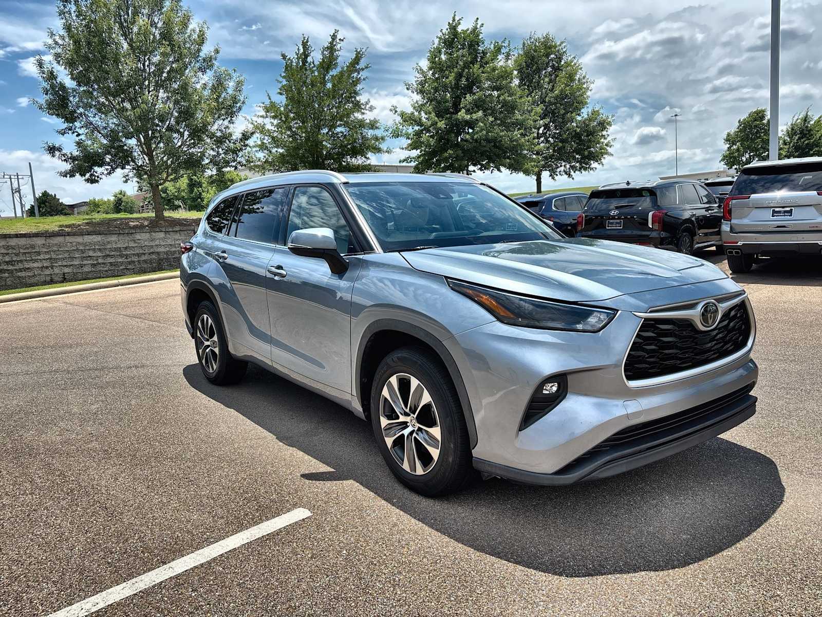 Thumbnail: 2022 Toyota Highlander - 11