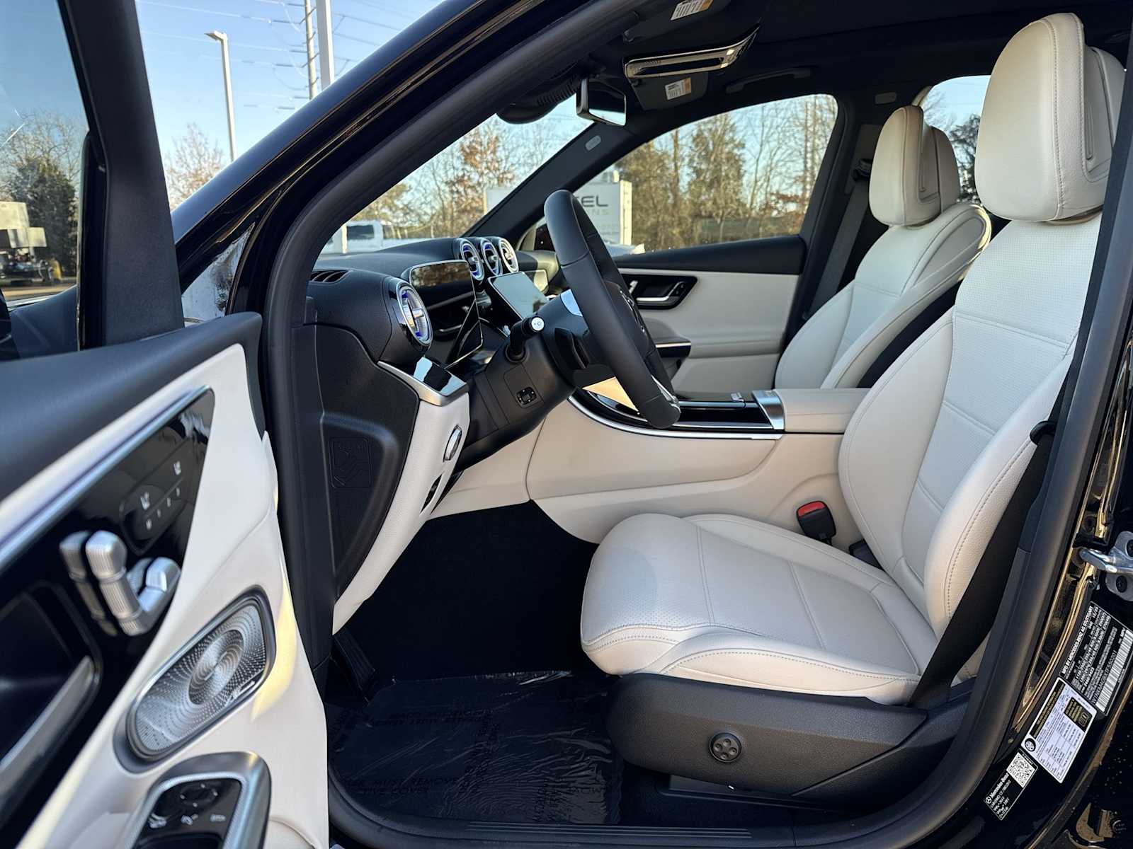 Thumbnail: 2026 Mercedes-Benz GLC - 2