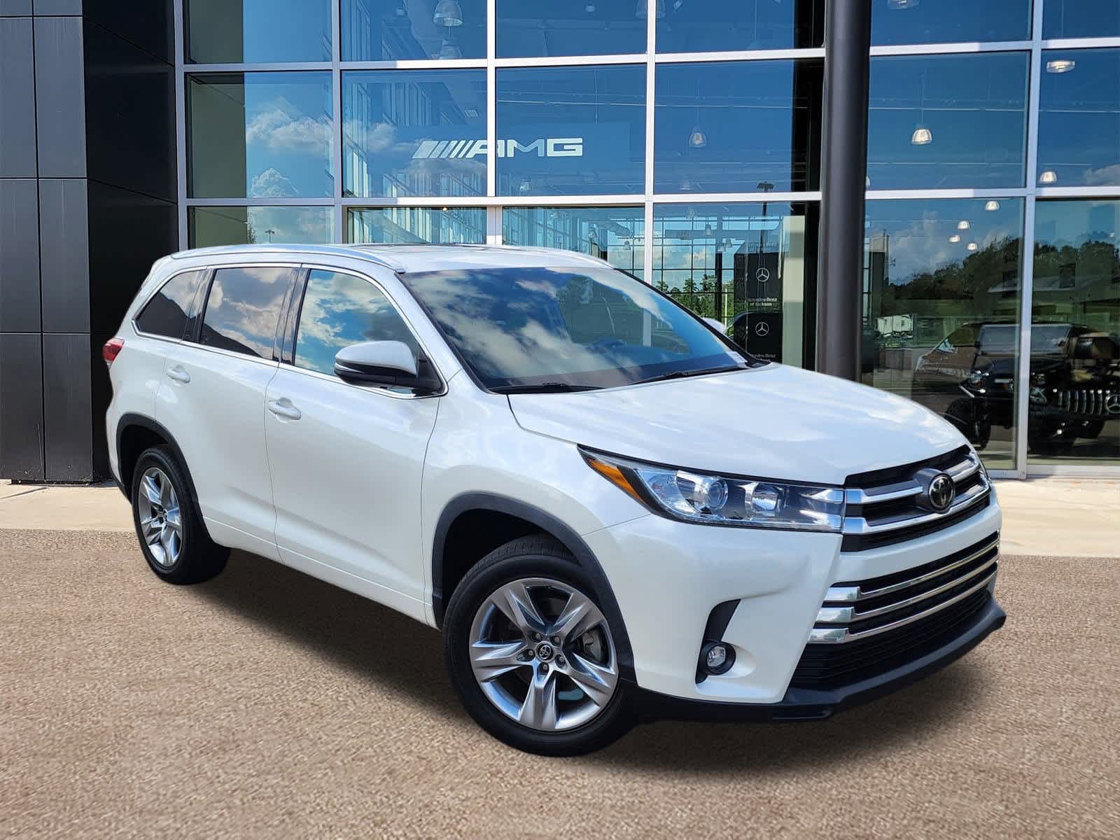 Used 2019 Toyota Highlander Limited with VIN 5TDYZRFH4KS357689 for sale in Ridgeland, MS