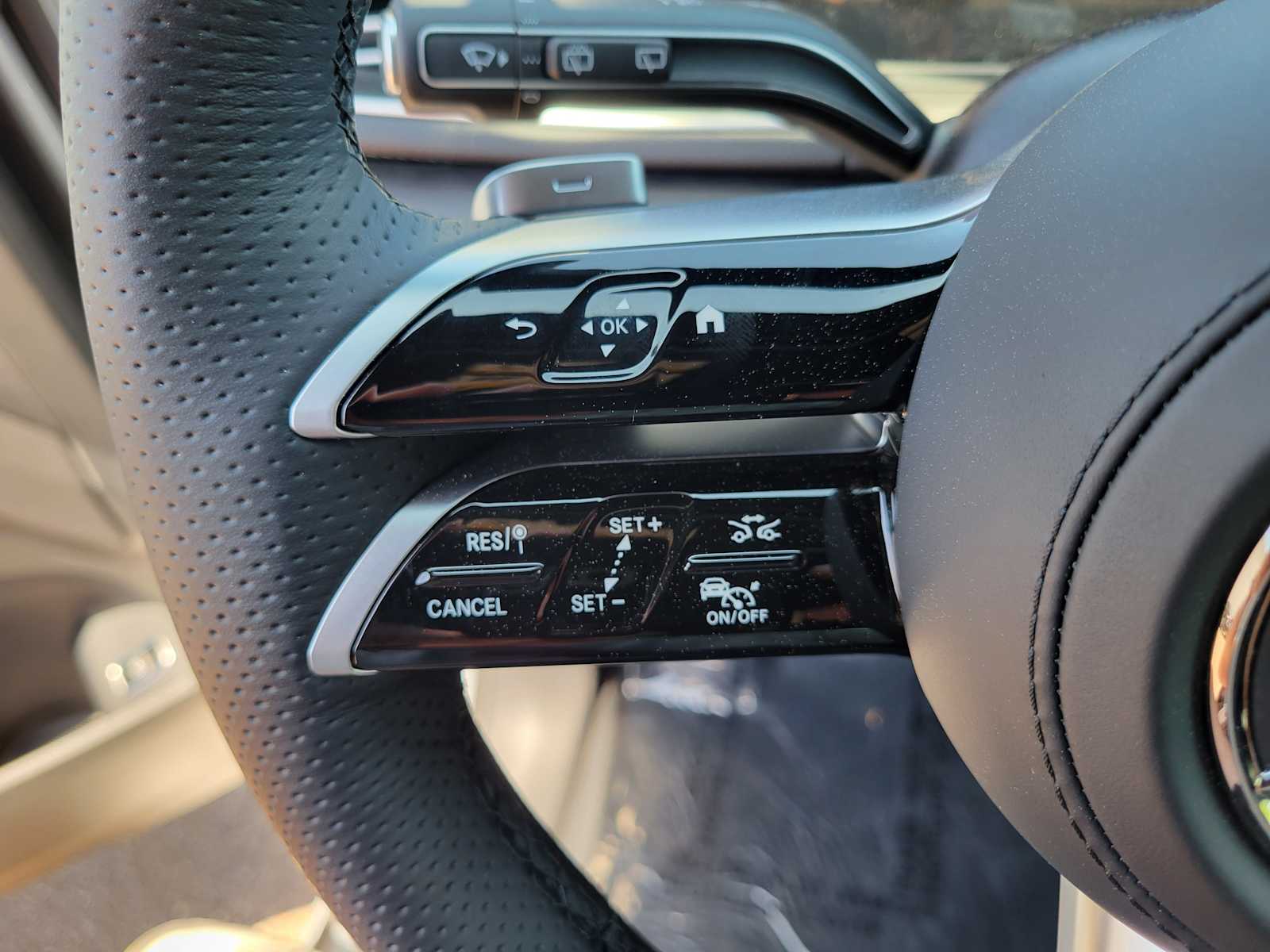 Thumbnail: 2025 Mercedes-Benz GLS - 19