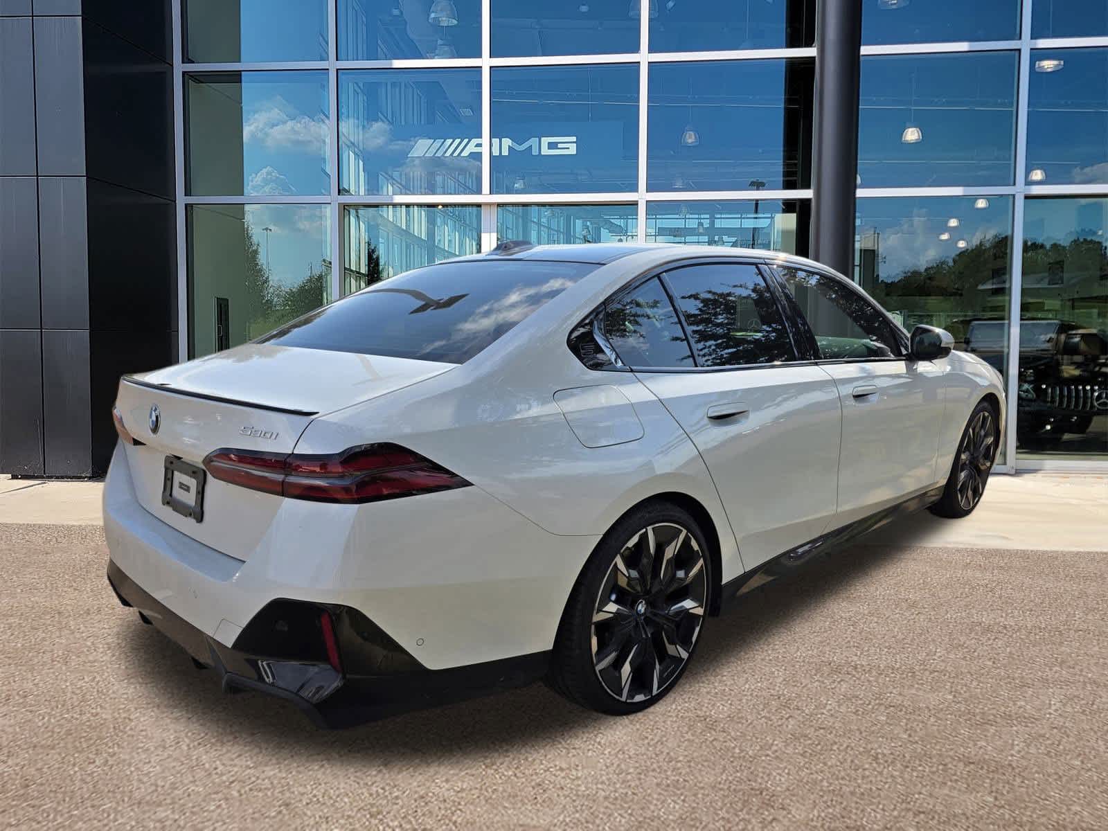Thumbnail: 2024 BMW 5 Series - 3