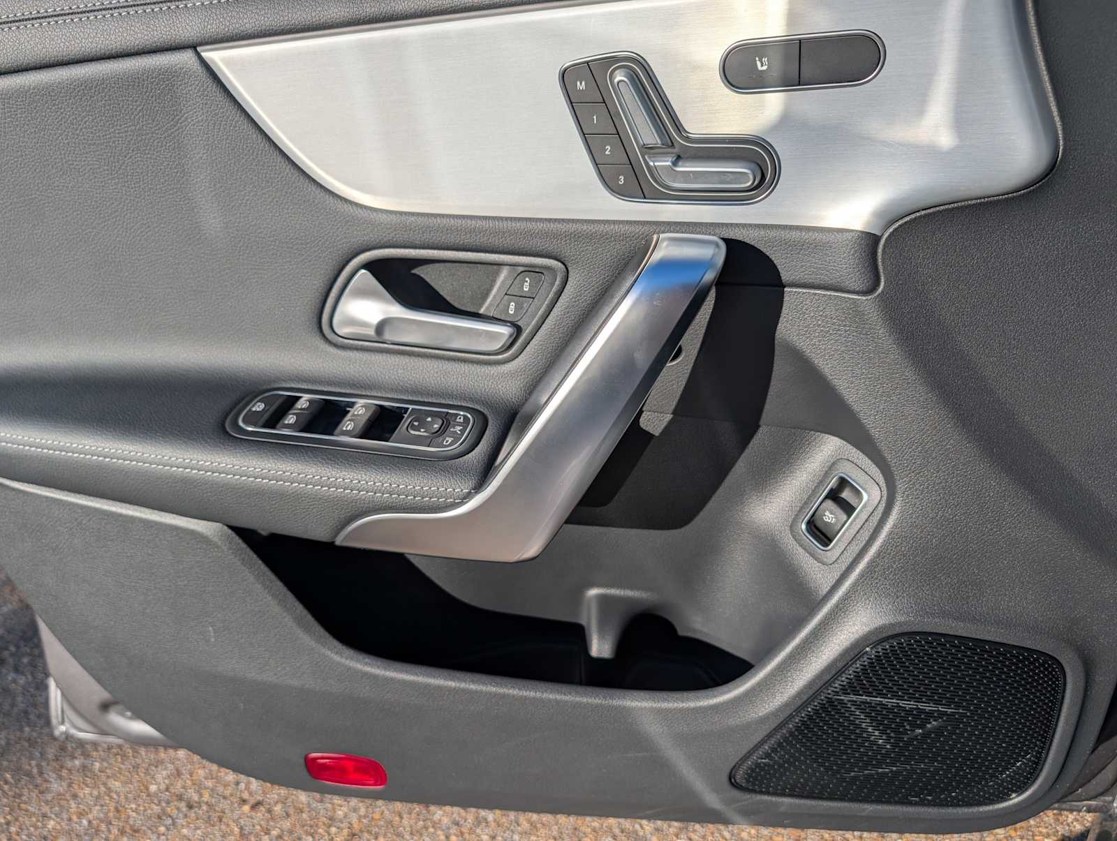 Thumbnail: 2025 Mercedes-Benz CLA - 23