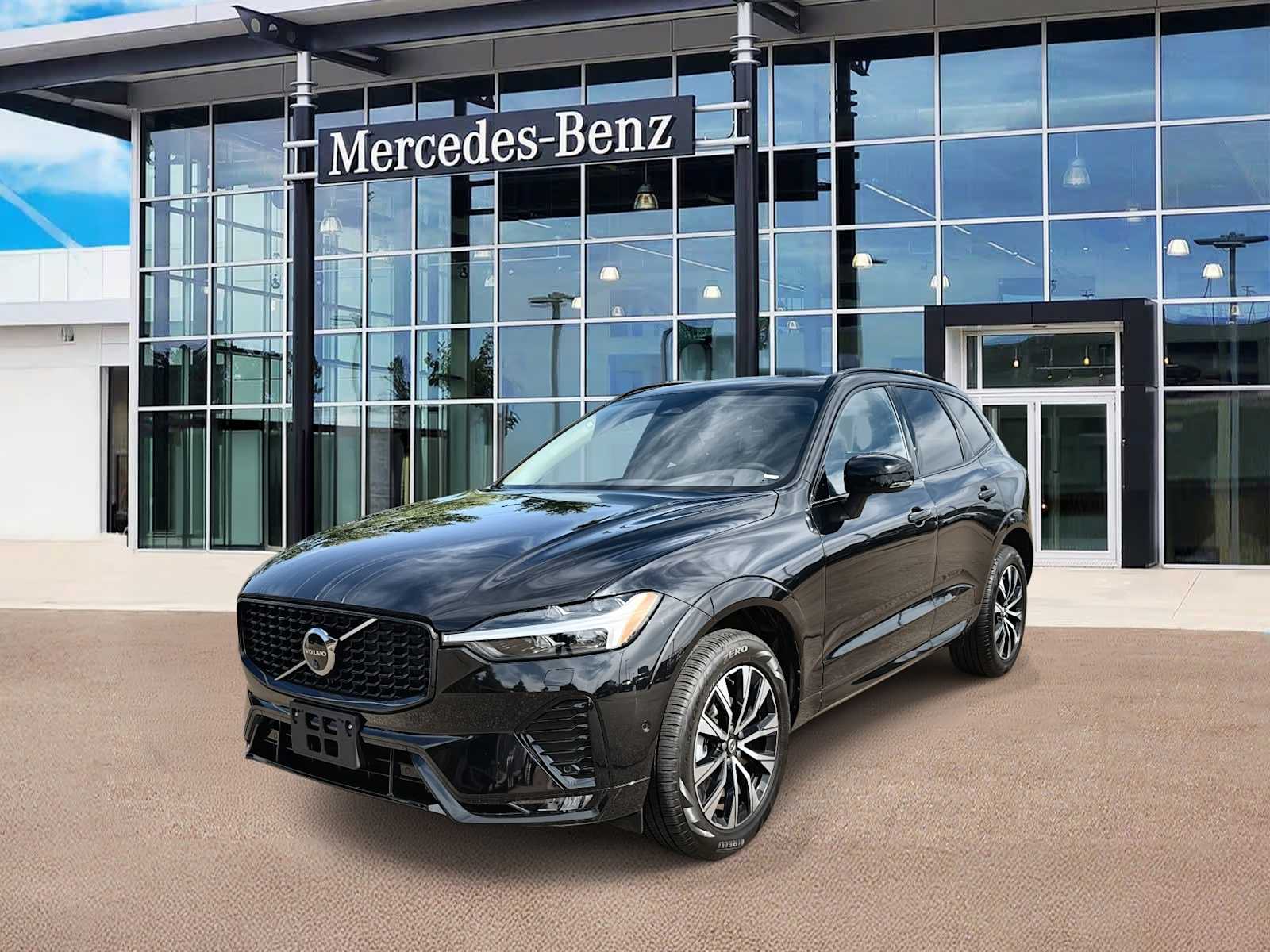 2025 Volvo XC60 B5 Plus Dark AWD's photo