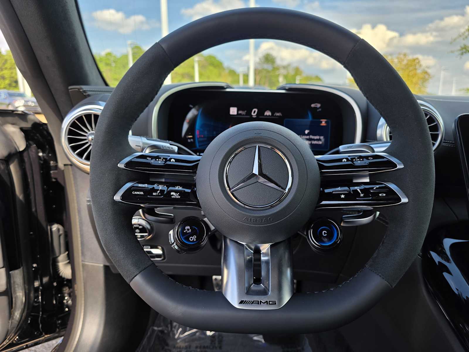 Thumbnail: 2026 Mercedes-Benz AMG GT - 21