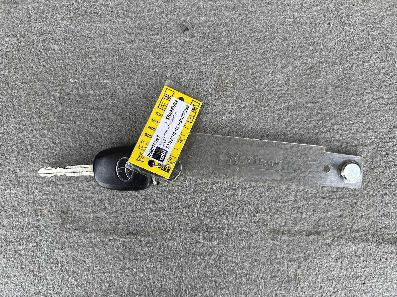 Thumbnail: 2017 Toyota Highlander - 26