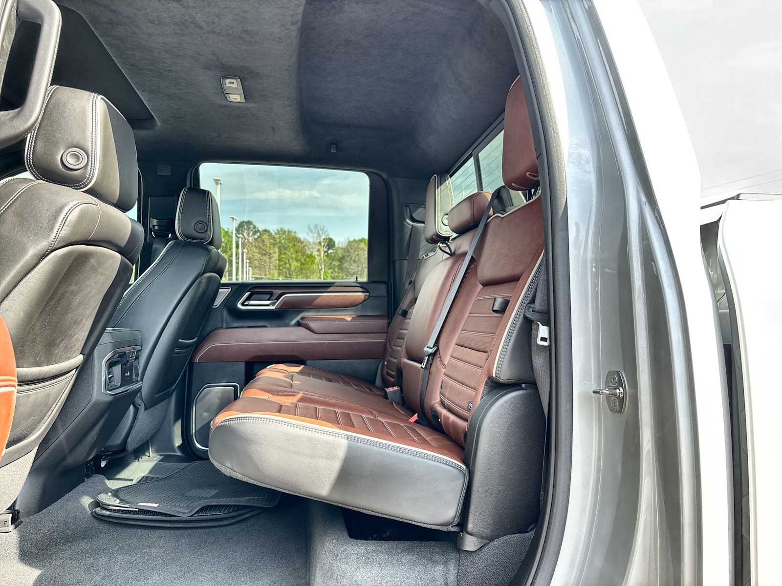 Thumbnail: 2024 GMC Sierra 3500 - 4