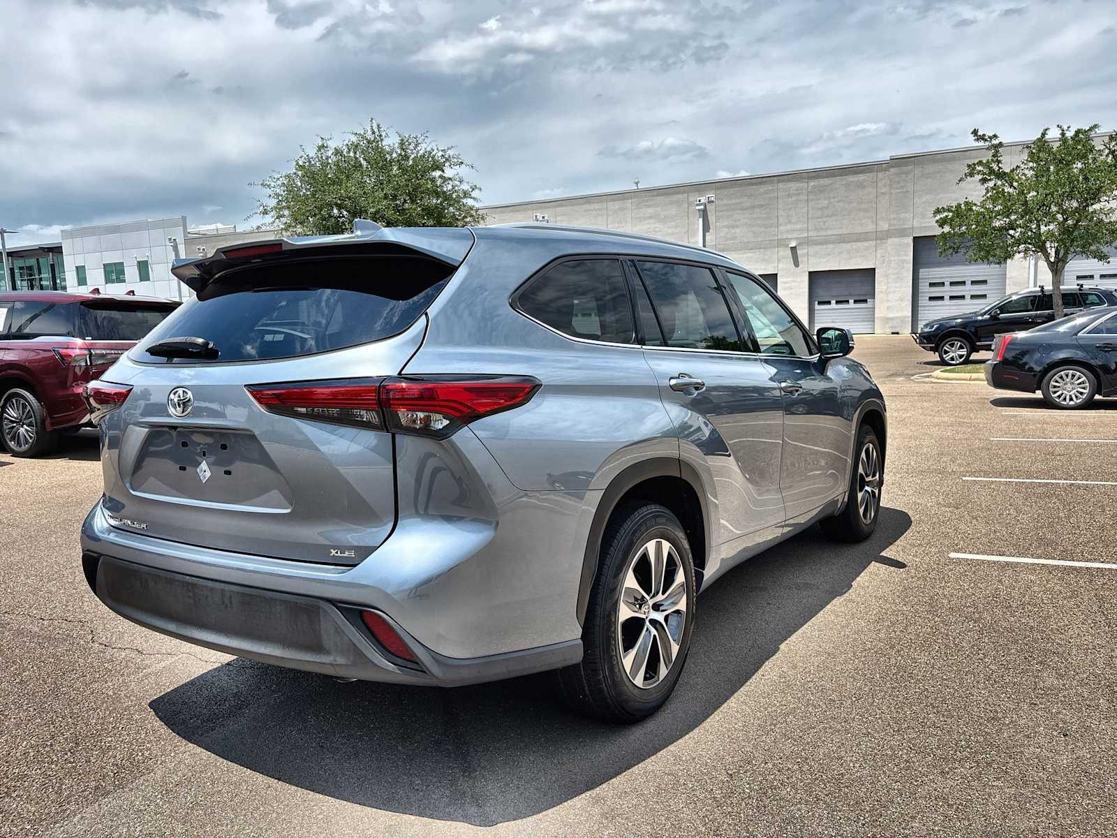 Thumbnail: 2022 Toyota Highlander - 8