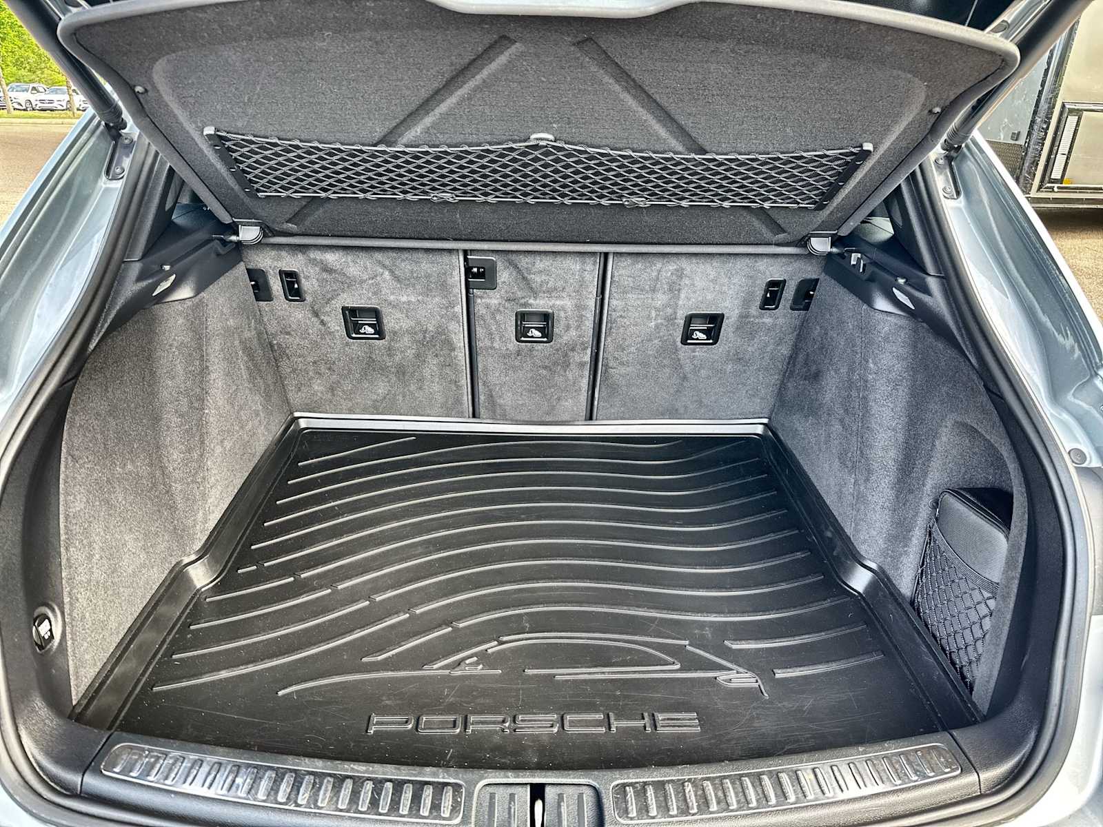 Thumbnail: 2020 Porsche Macan - 17