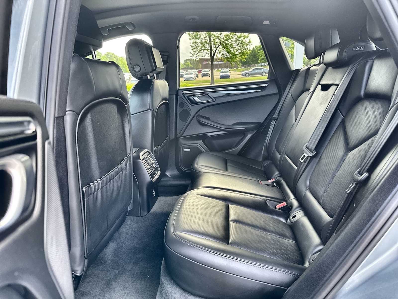 Thumbnail: 2020 Porsche Macan - 4