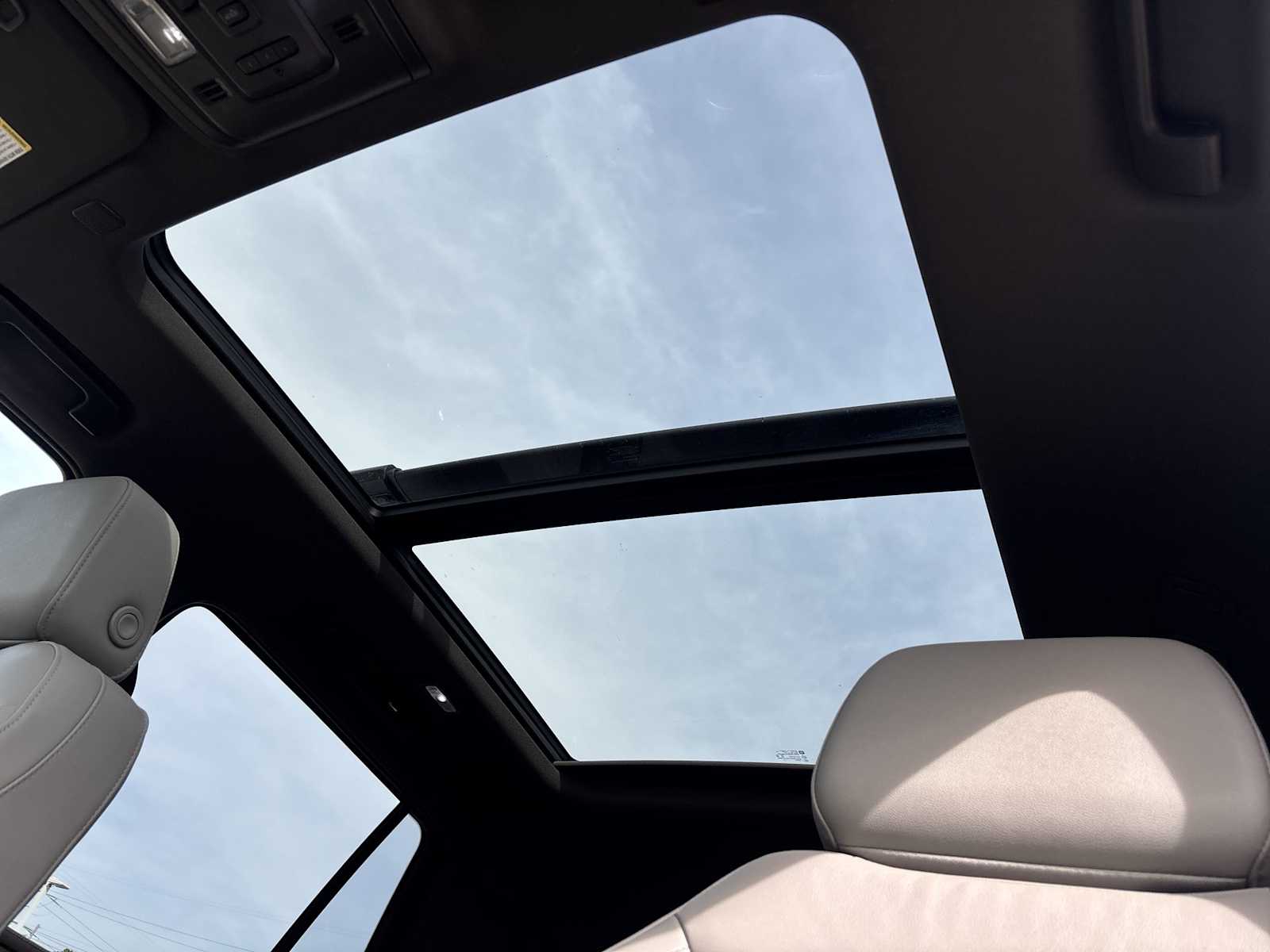 Thumbnail: 2022 Chevrolet Tahoe - 17