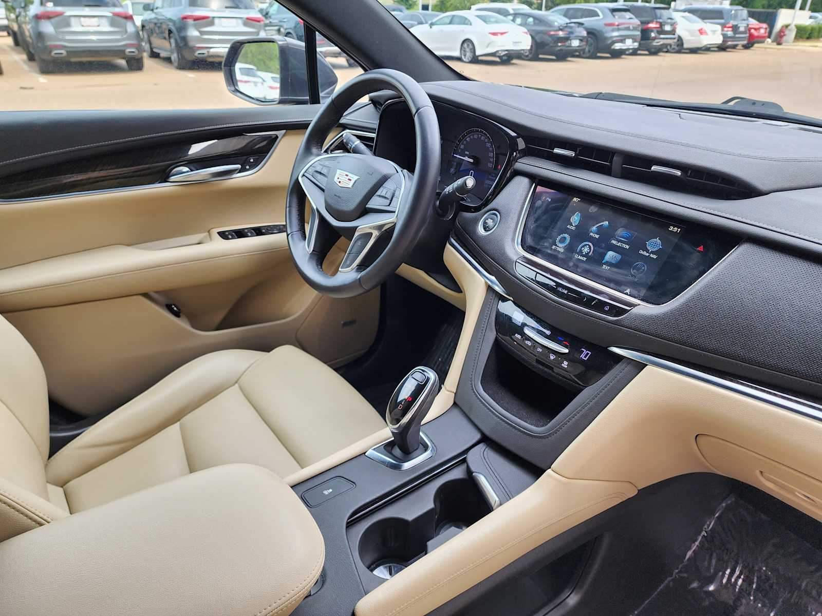 Thumbnail: 2017 Cadillac XT5 - 15