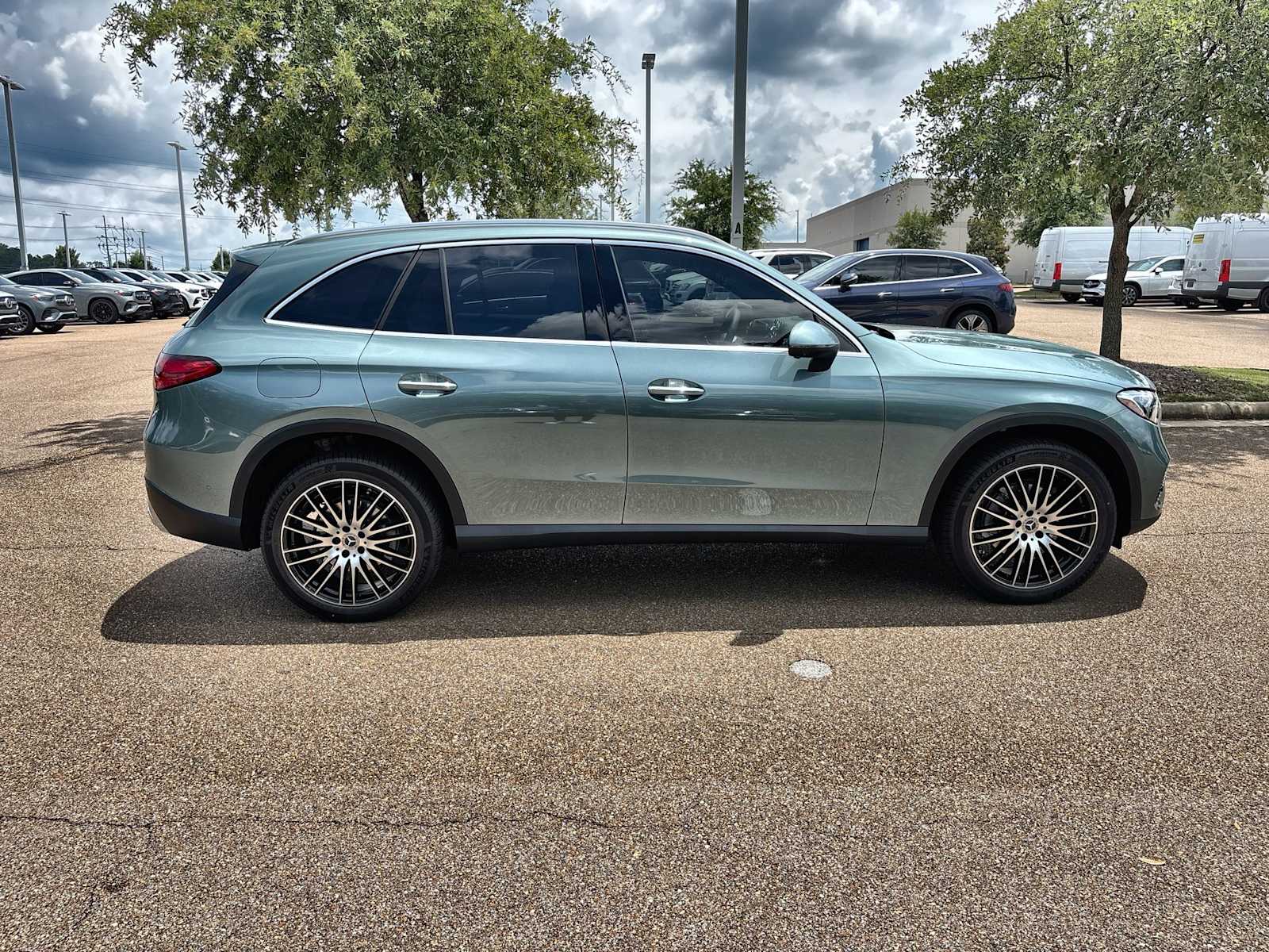 Thumbnail: 2026 Mercedes-Benz GLC - 10