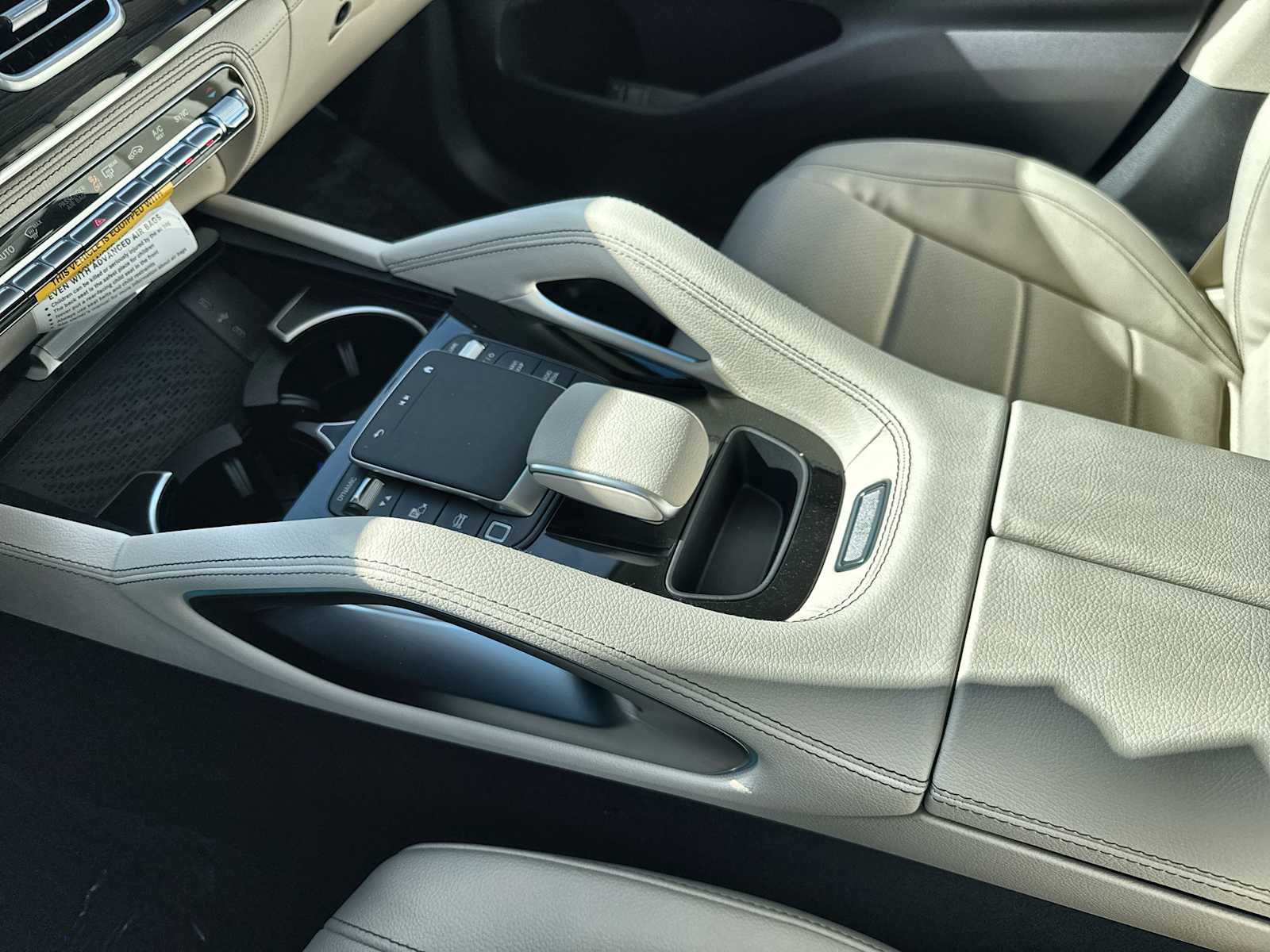 Thumbnail: 2026 Mercedes-Benz GLE - 22