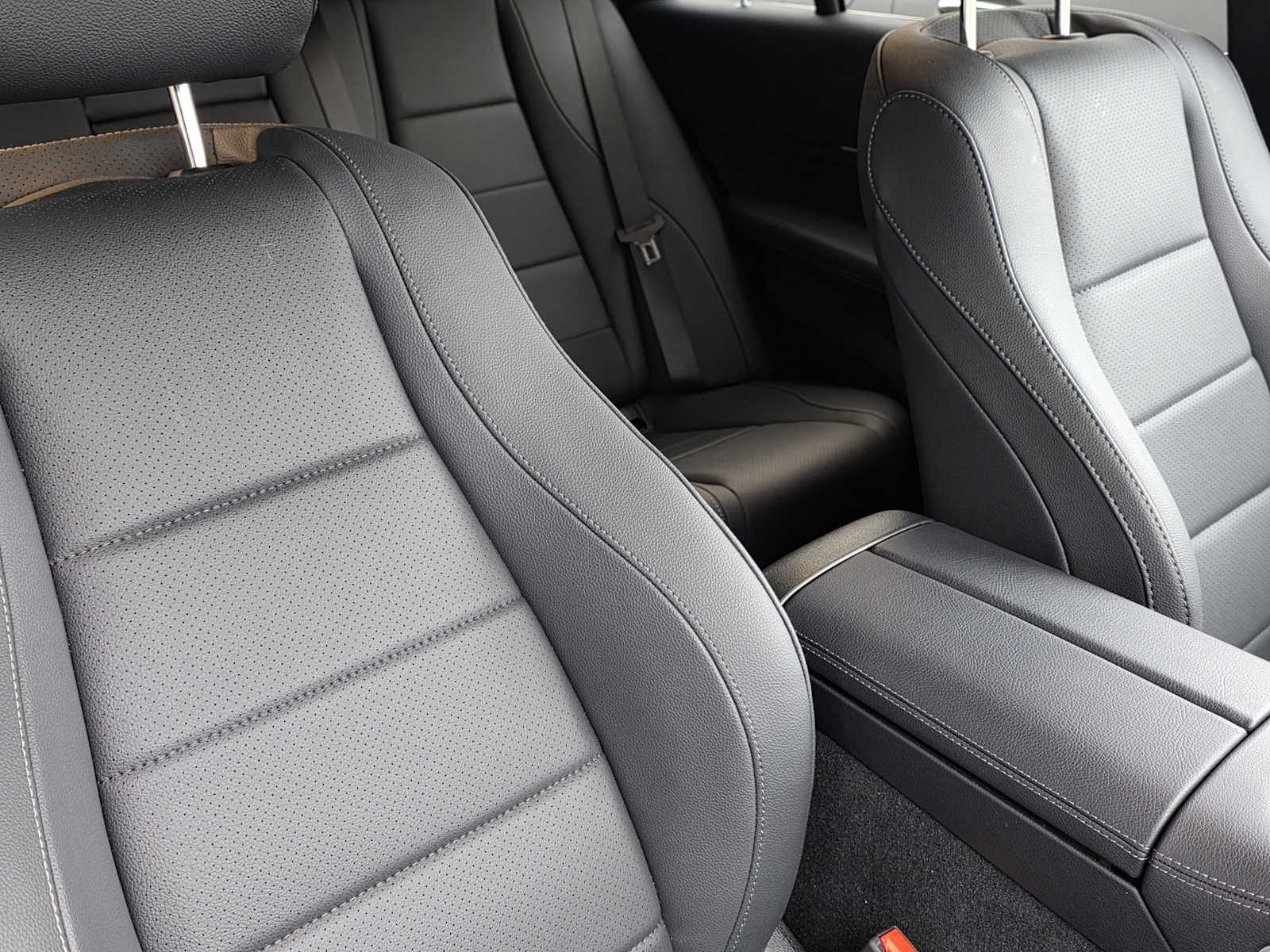 Thumbnail: 2025 Mercedes-Benz GLE - 3