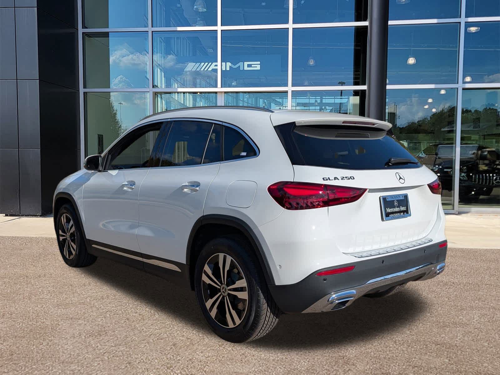 Thumbnail: 2026 Mercedes-Benz GLA - 6