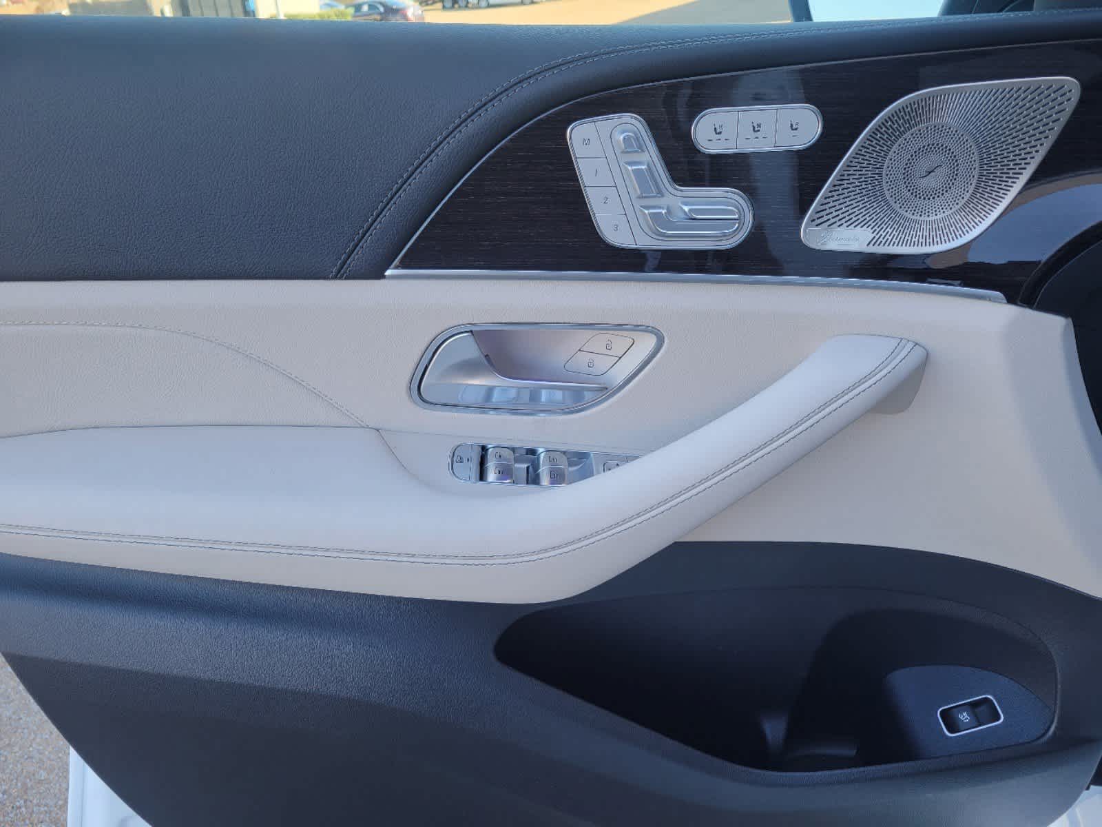 Thumbnail: 2025 Mercedes-Benz GLE - 13