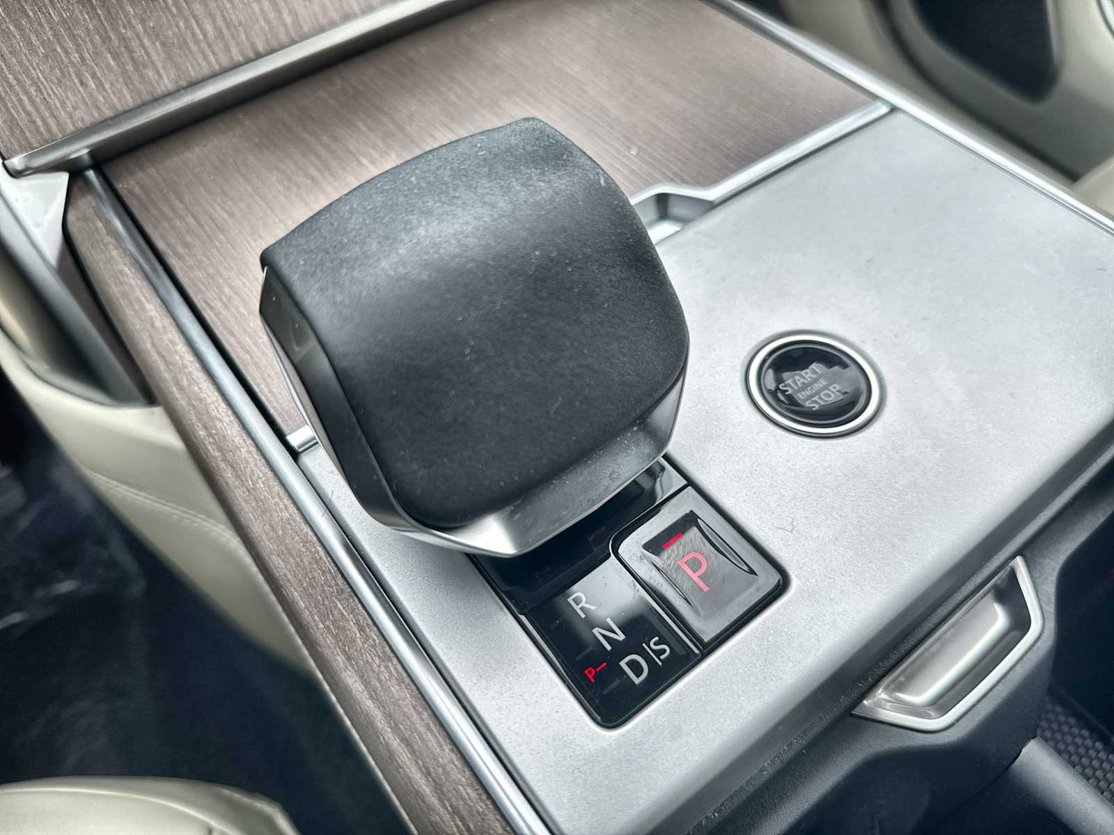 Thumbnail: 2025 Land Rover Range Rover - 23