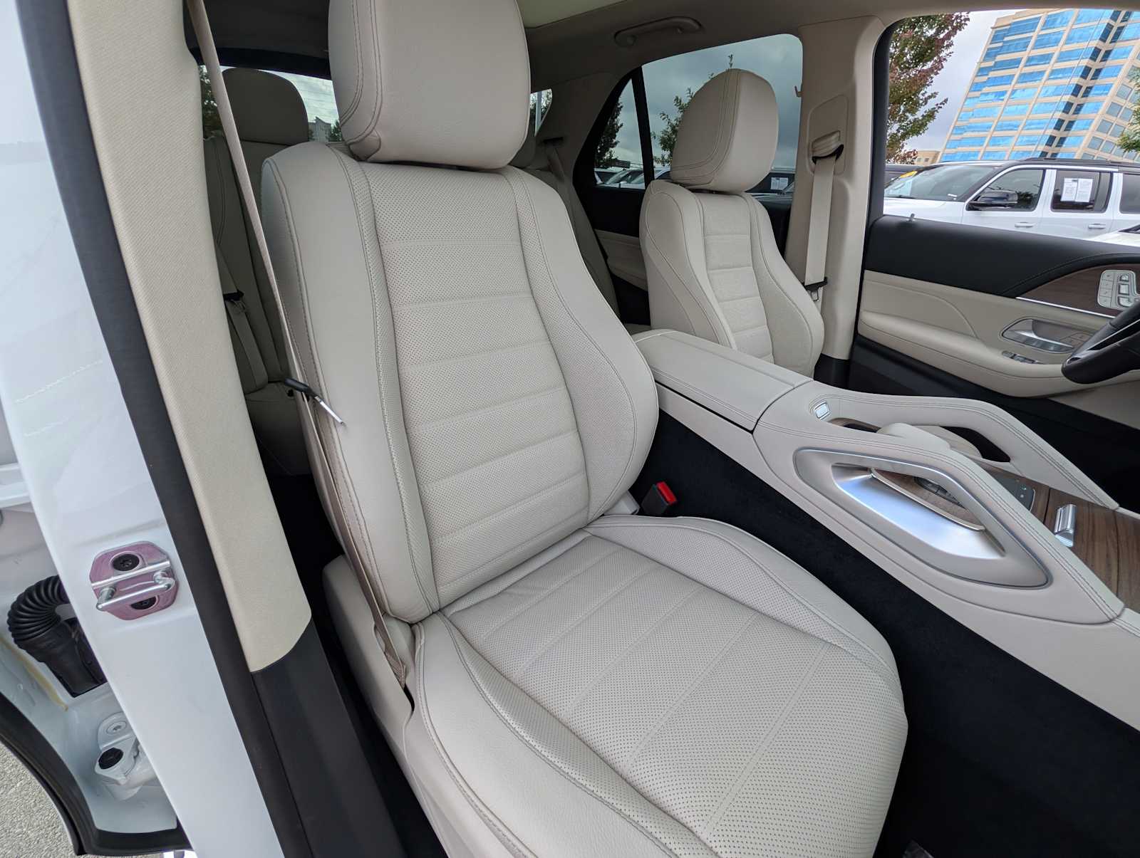 Thumbnail: 2026 Mercedes-Benz GLE - 23