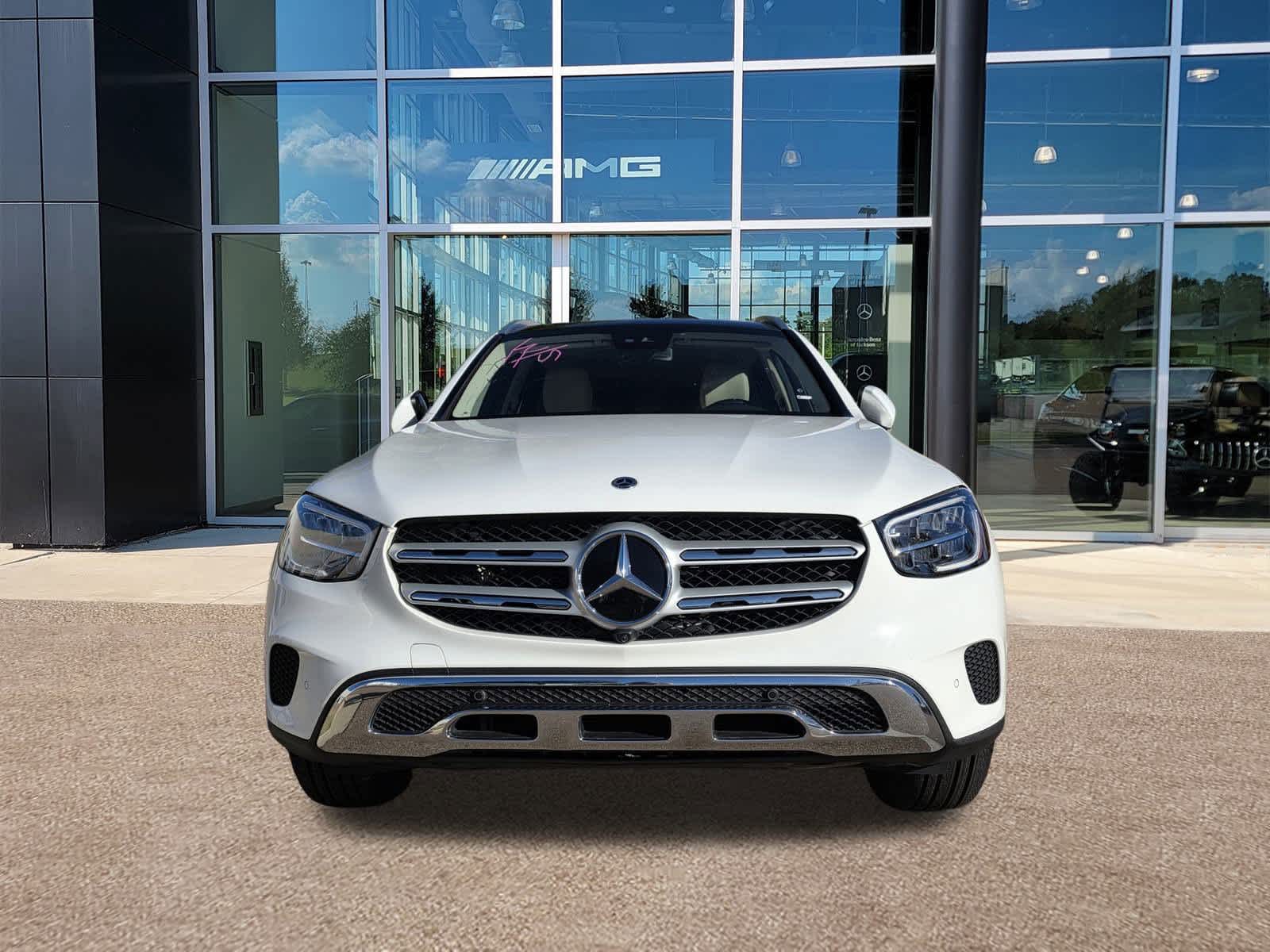 2022 Mercedes Benz GLC 300 photo 2
