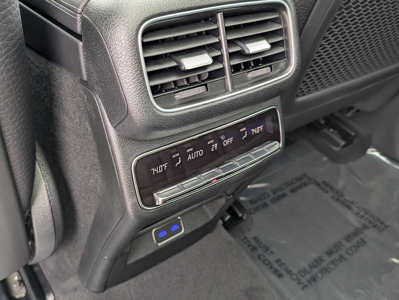 Thumbnail: 2026 Mercedes-Benz GLE - 26