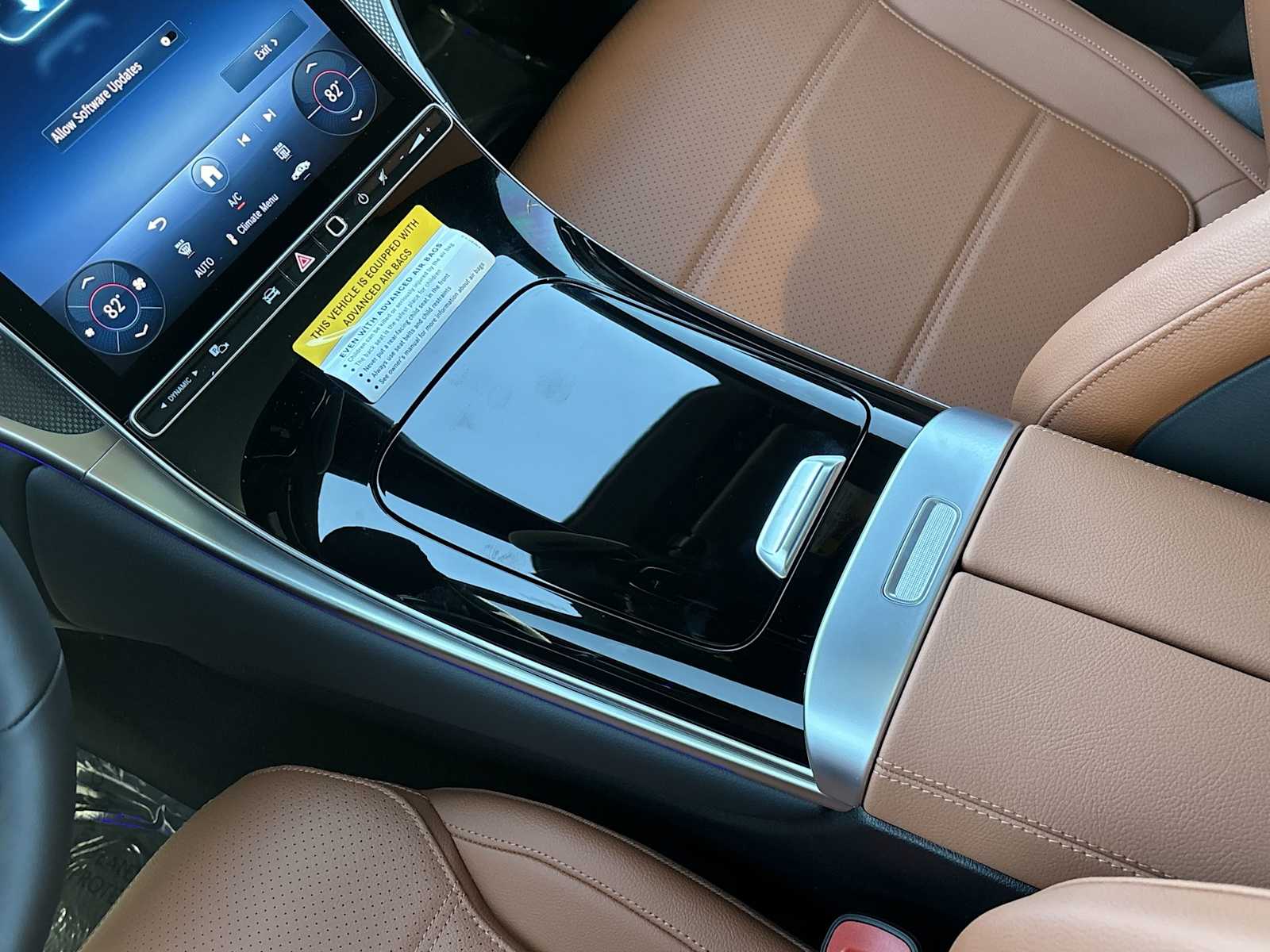 Thumbnail: 2026 Mercedes-Benz GLC - 22