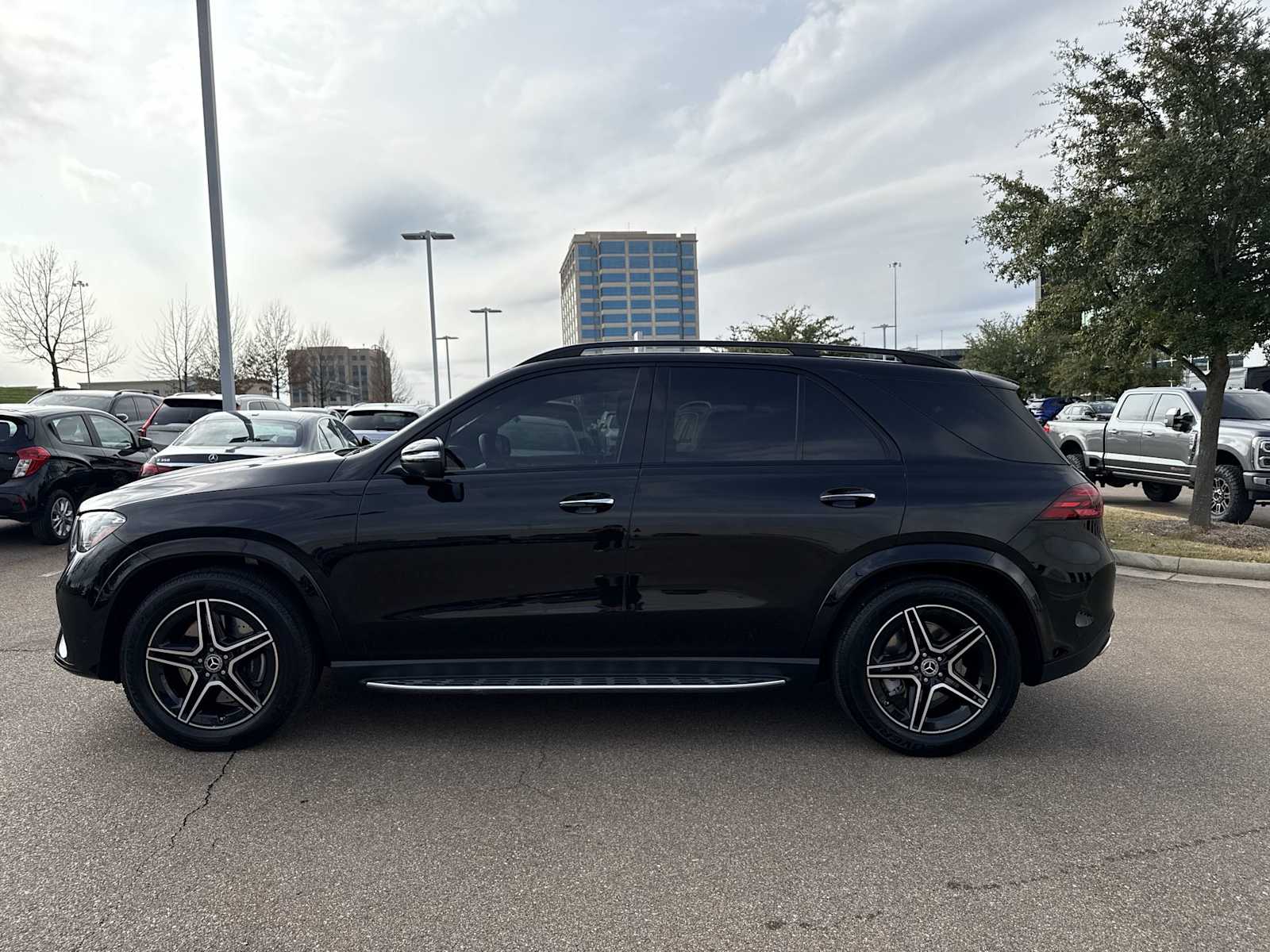 Thumbnail: 2026 Mercedes-Benz GLE - 3