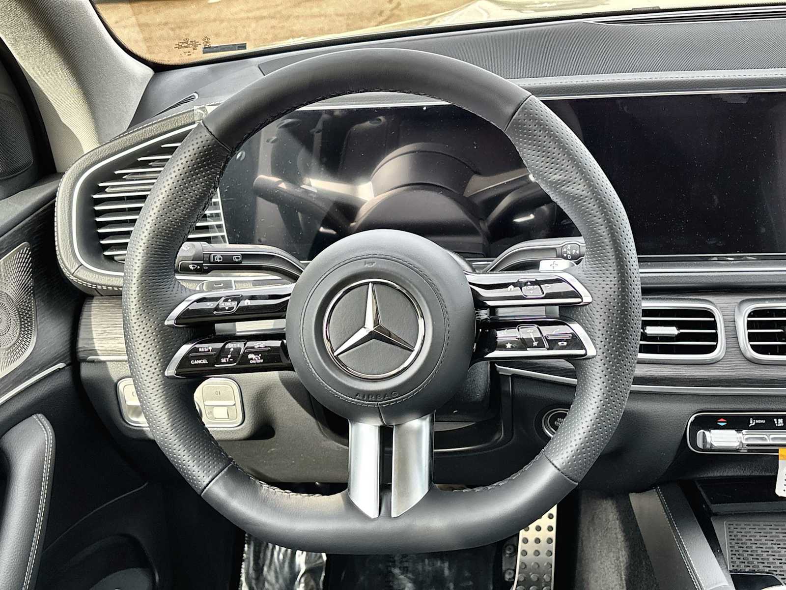 Thumbnail: 2026 Mercedes-Benz GLS - 21