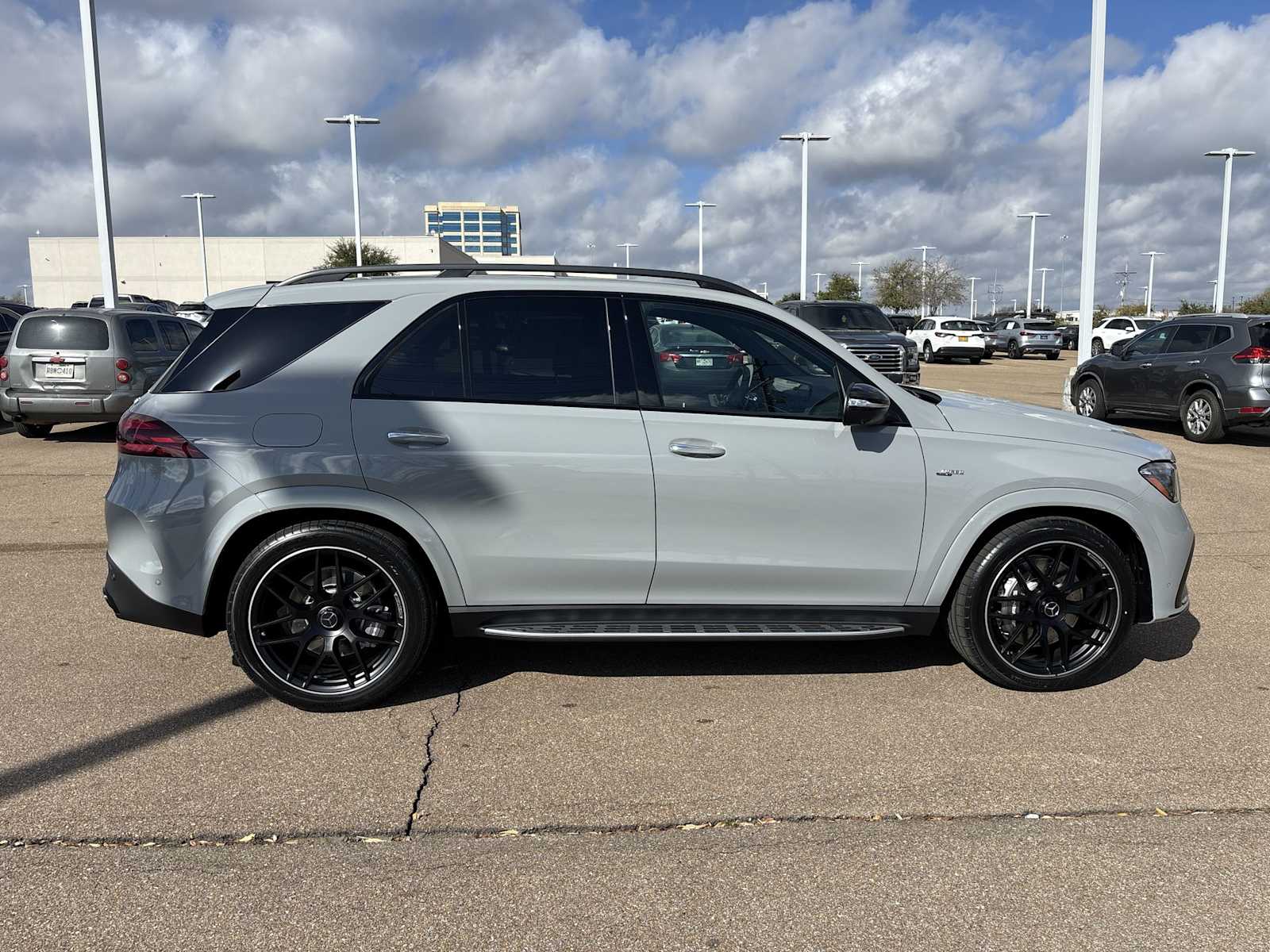 Thumbnail: 2026 Mercedes-Benz GLE - 10