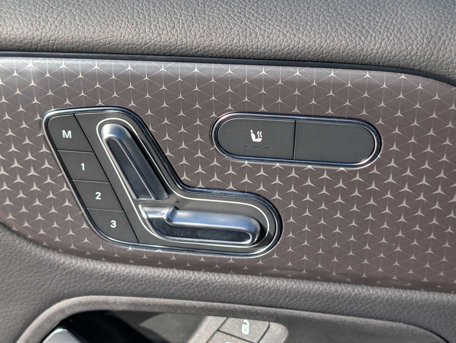 Thumbnail: 2026 Mercedes-Benz GLB - 12