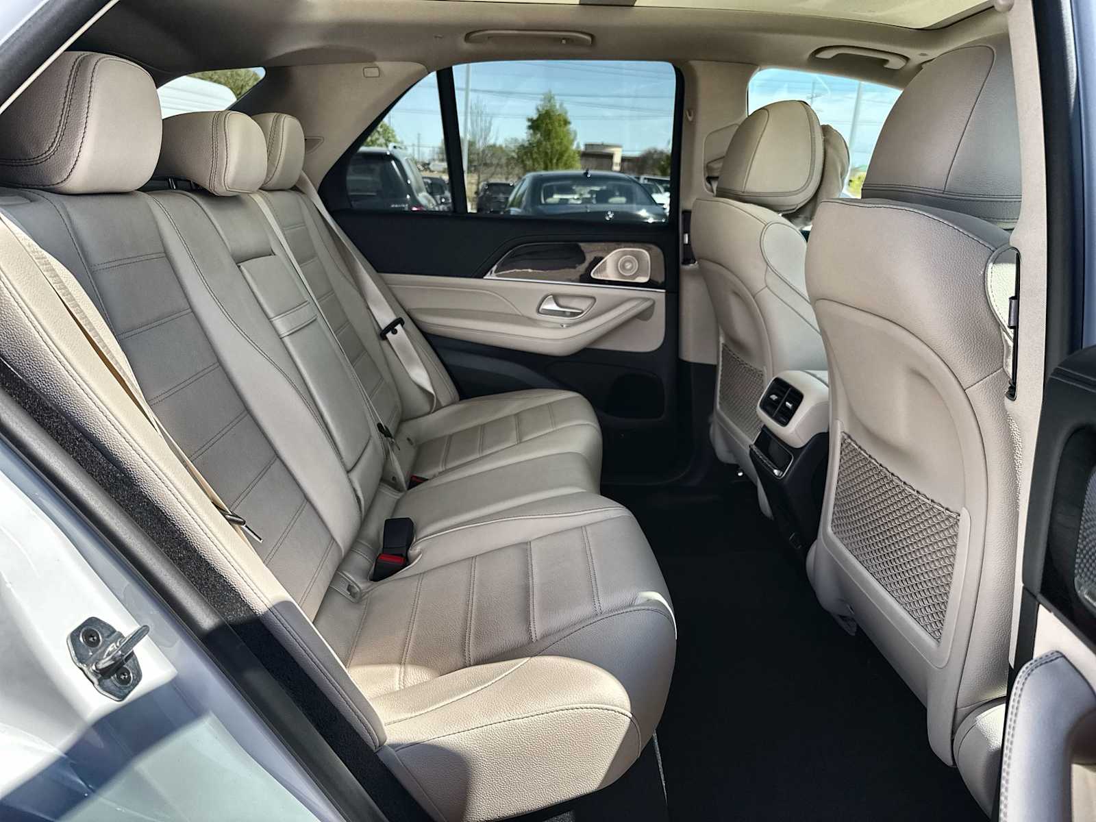 Thumbnail: 2026 Mercedes-Benz GLE - 19