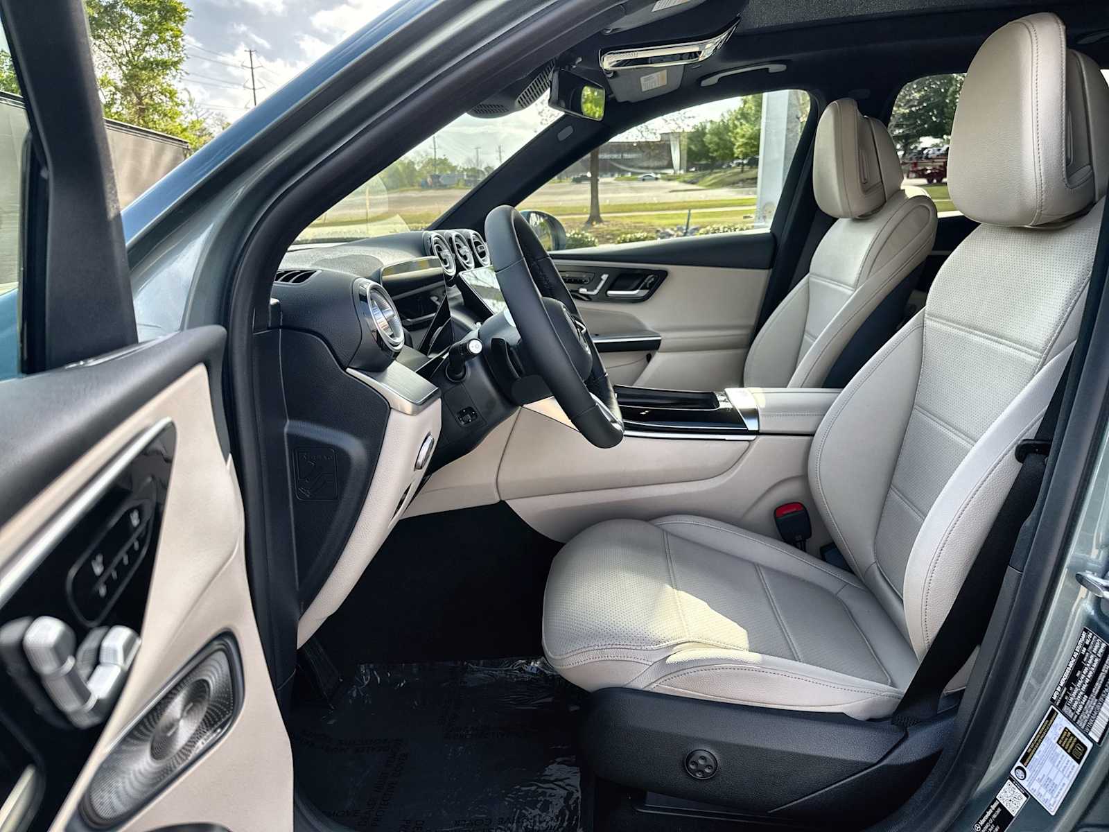 Thumbnail: 2026 Mercedes-Benz GLC - 2