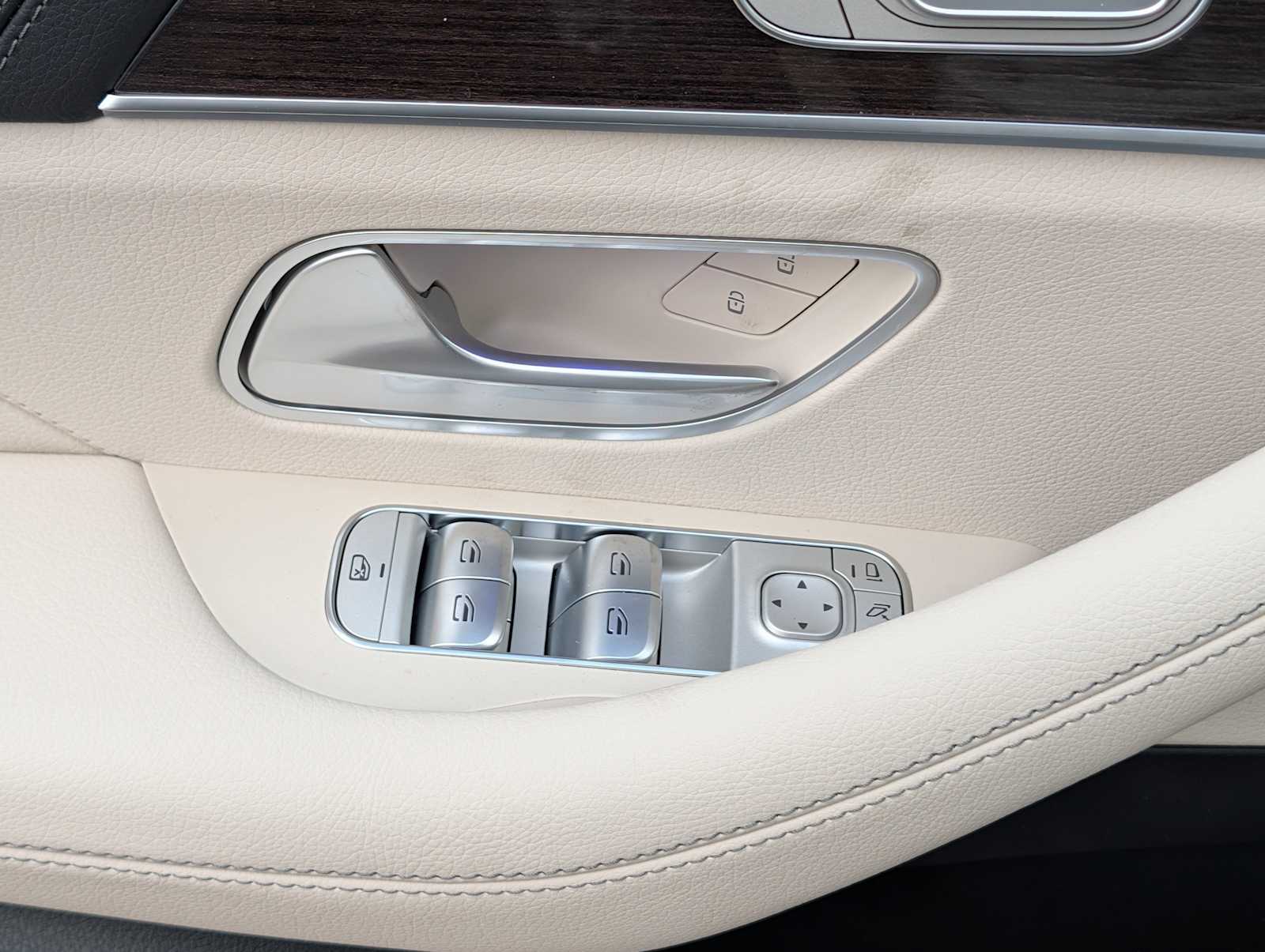 Thumbnail: 2026 Mercedes-Benz GLE - 18