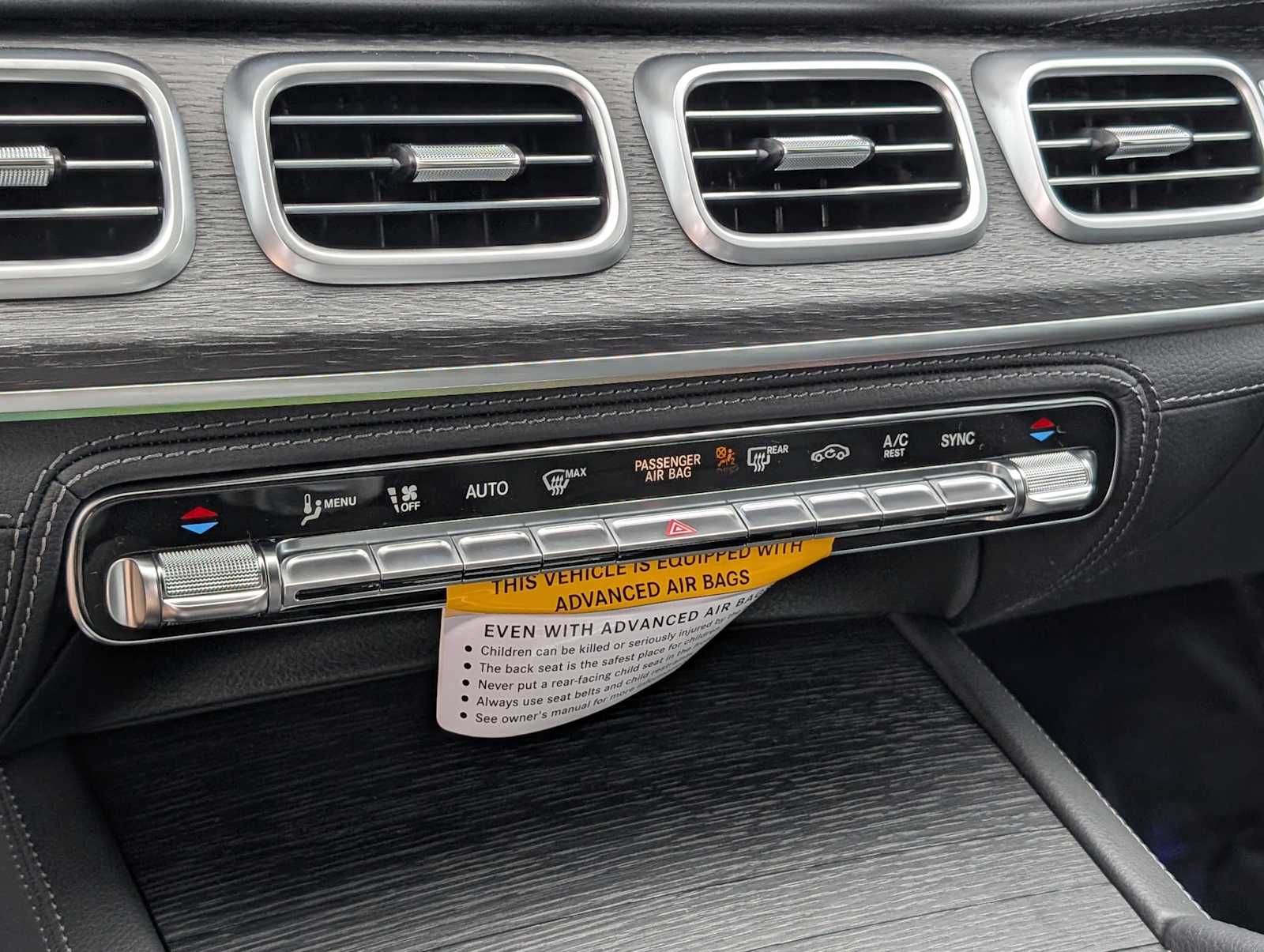 Thumbnail: 2026 Mercedes-Benz GLE - 14